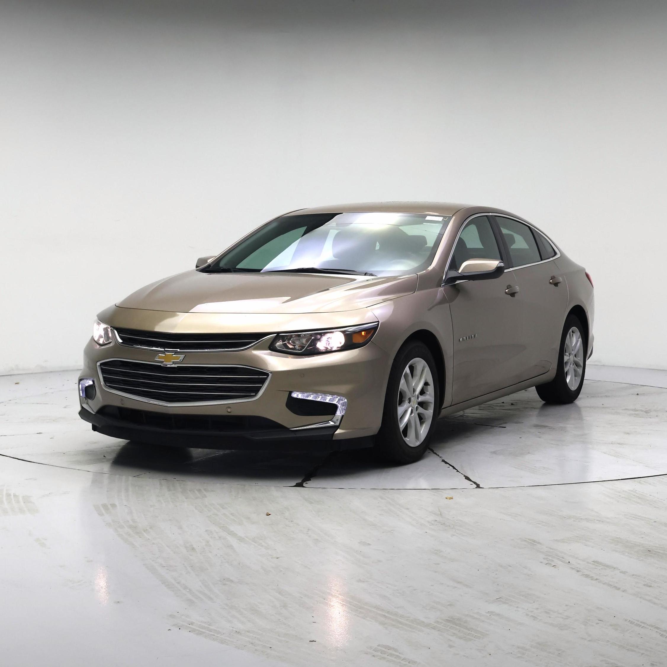 Thumbnail: 2018 Chevrolet Malibu - 4