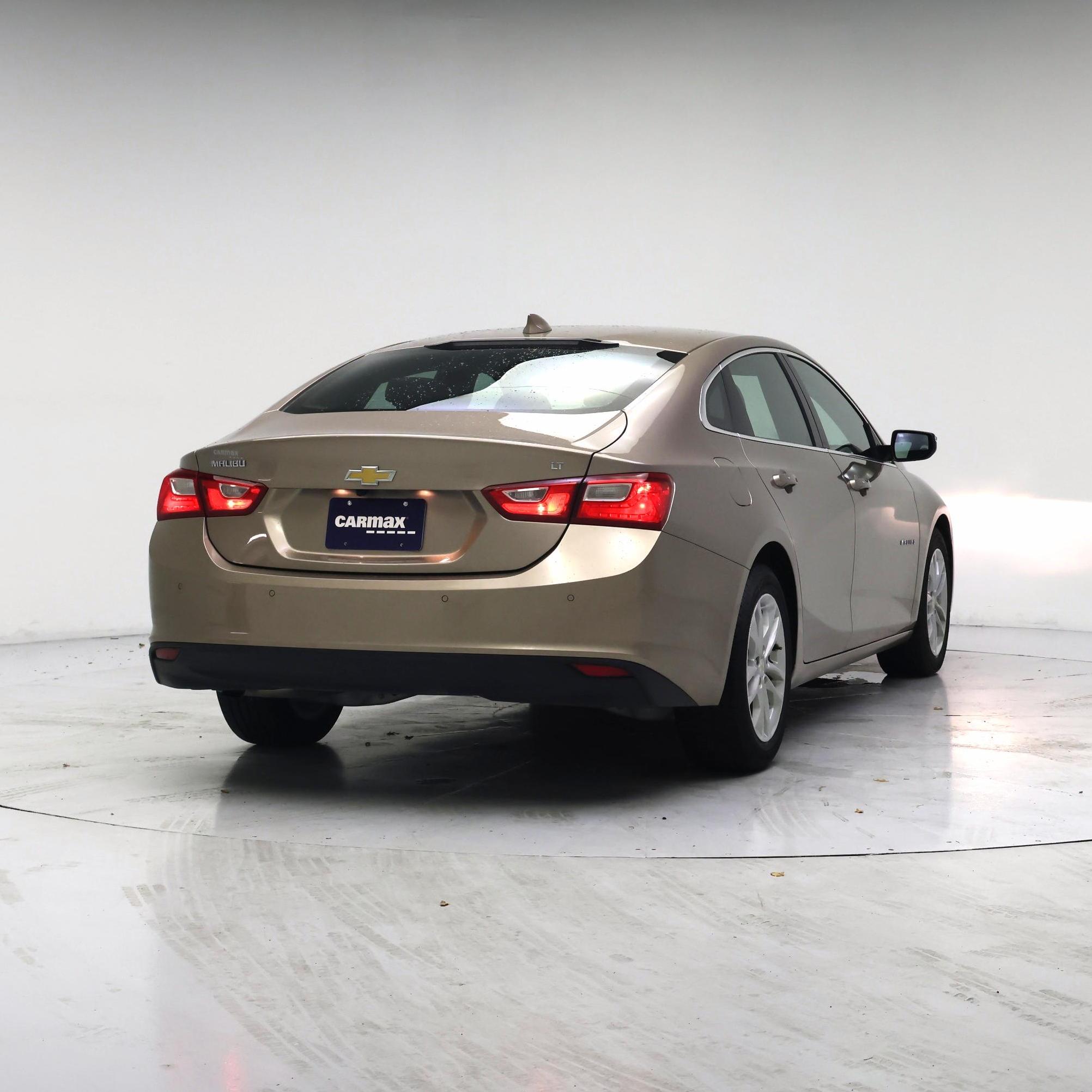Thumbnail: 2018 Chevrolet Malibu - 8