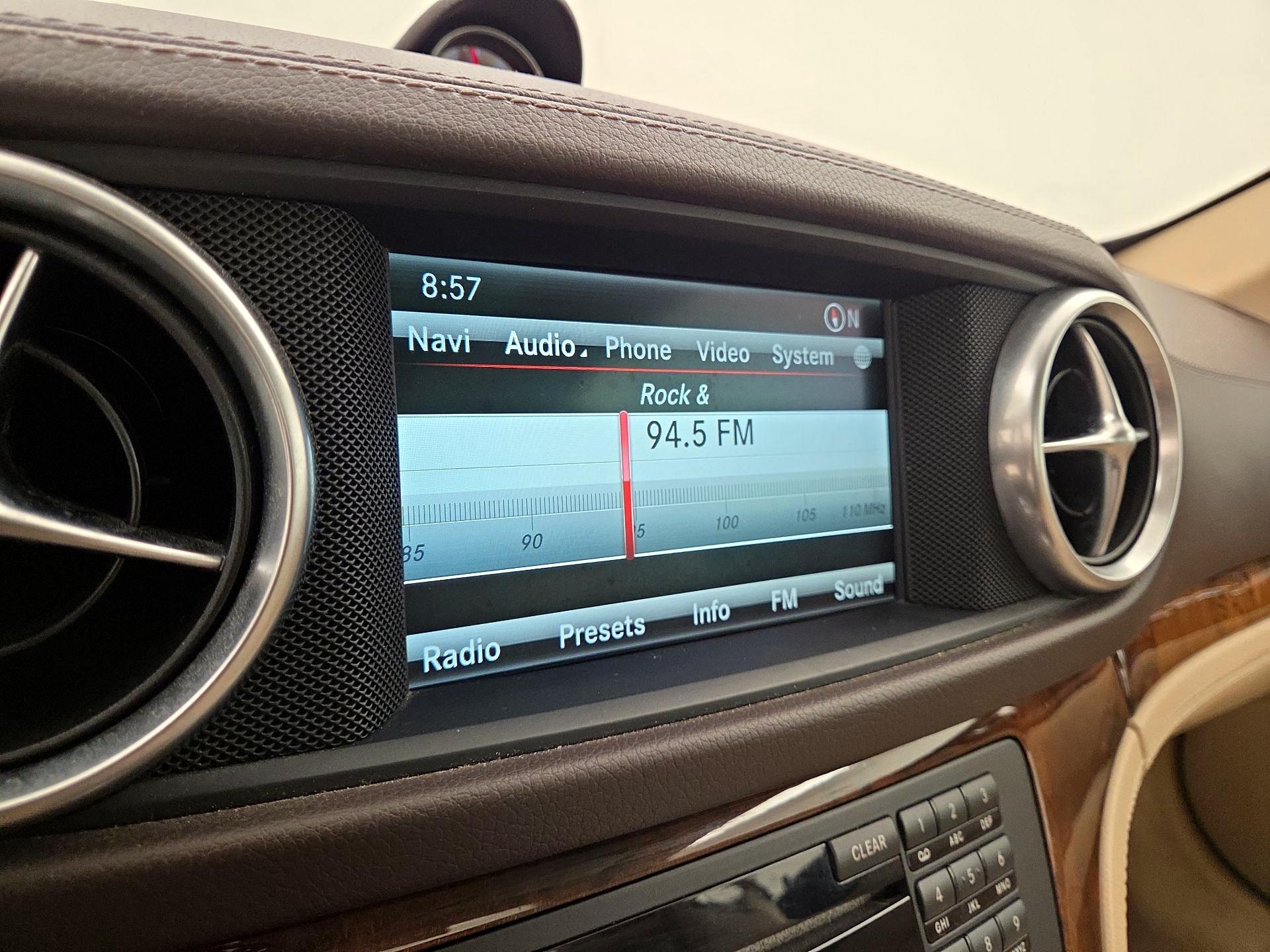Thumbnail: 2015 Mercedes-Benz SL-Class - 16