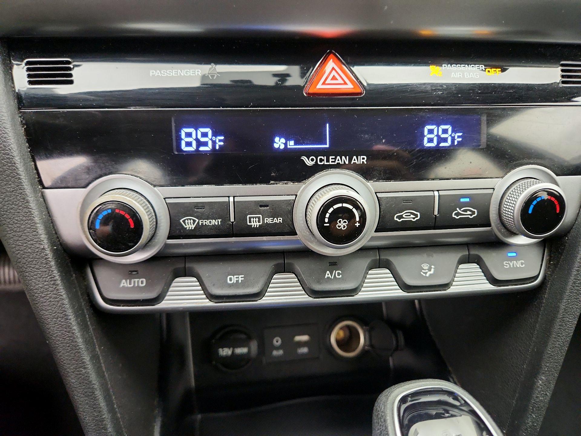 Thumbnail: 2020 Hyundai Elantra - 16