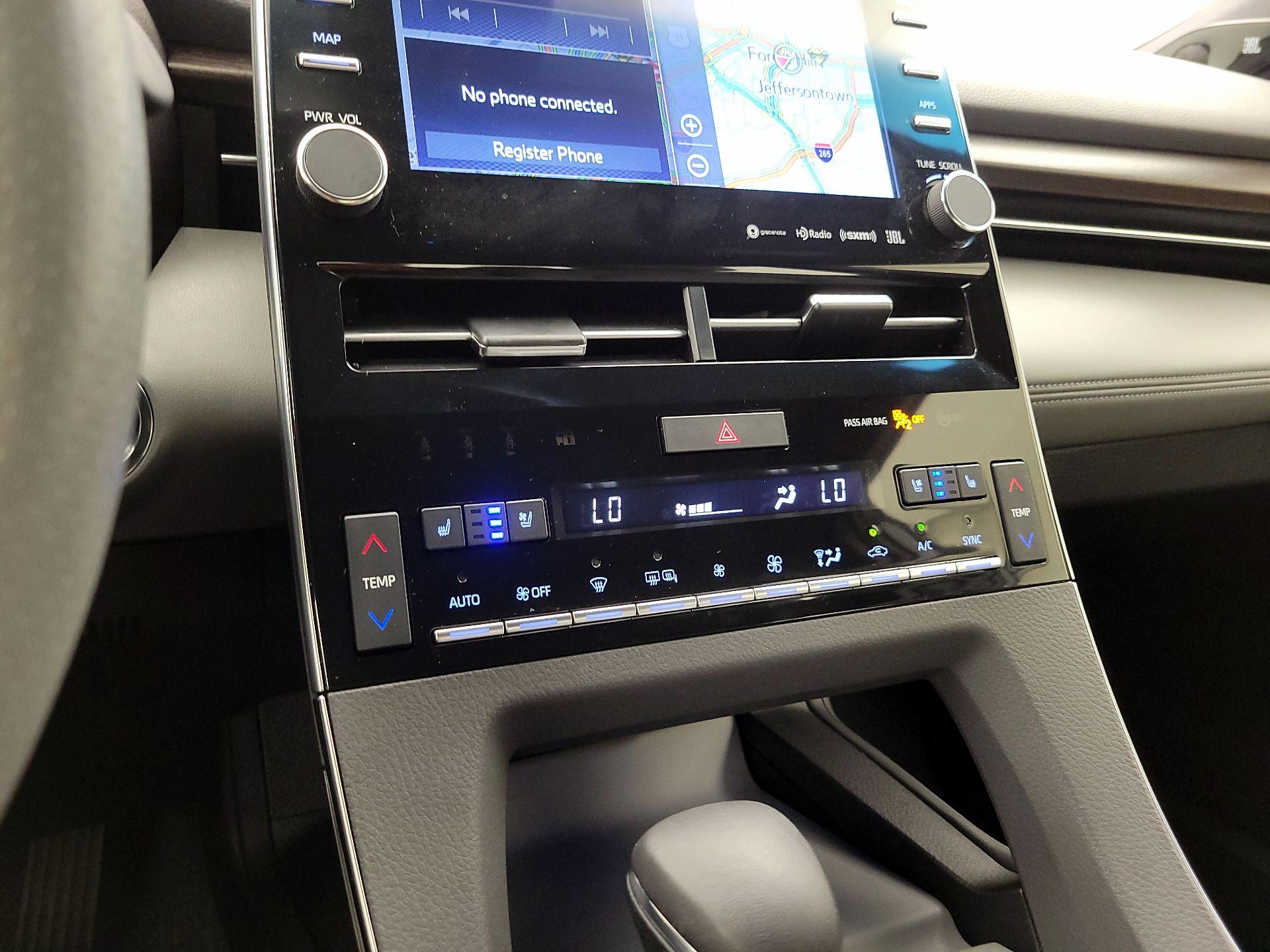 Thumbnail: 2020 Toyota Avalon - 16