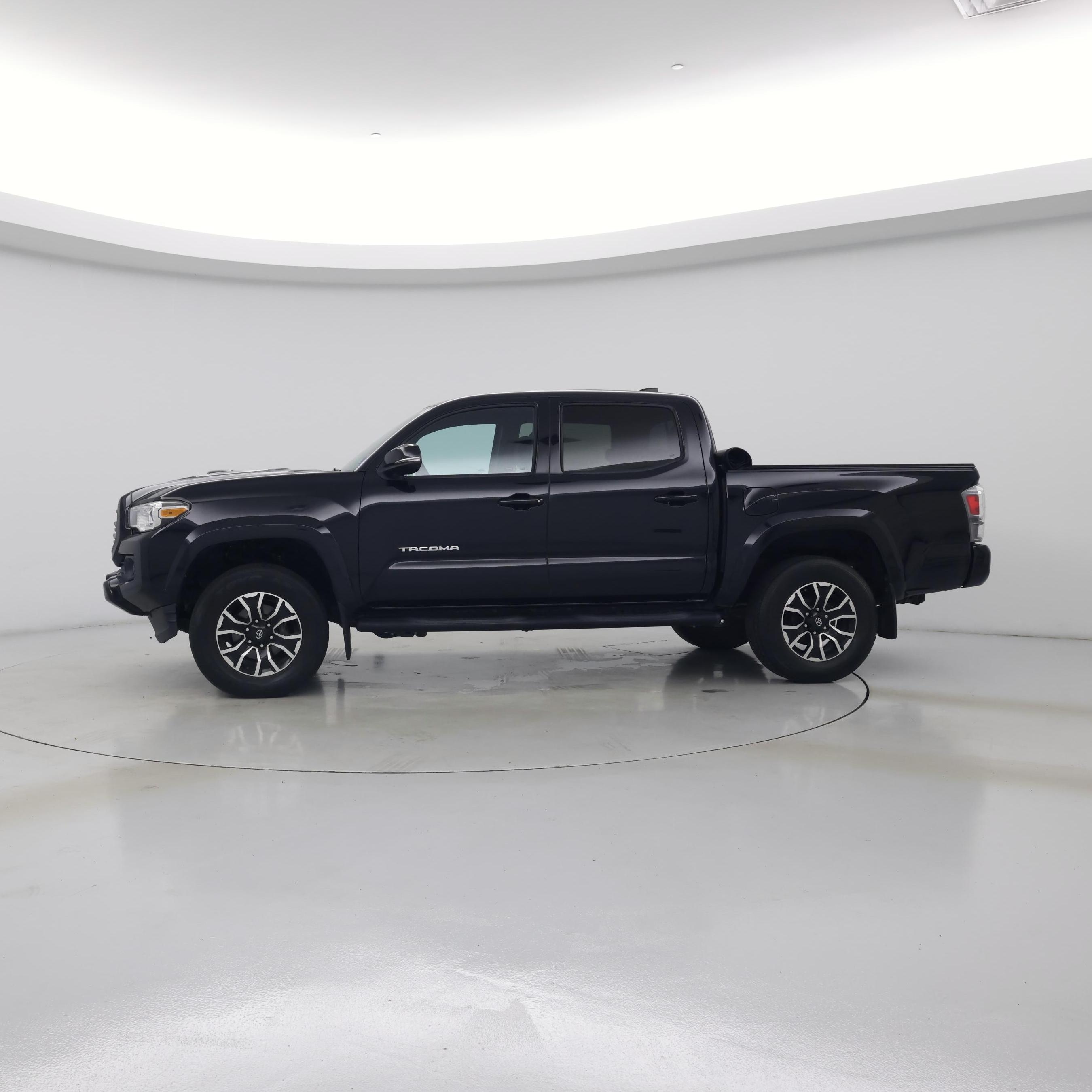Thumbnail: 2020 Toyota Tacoma - 3