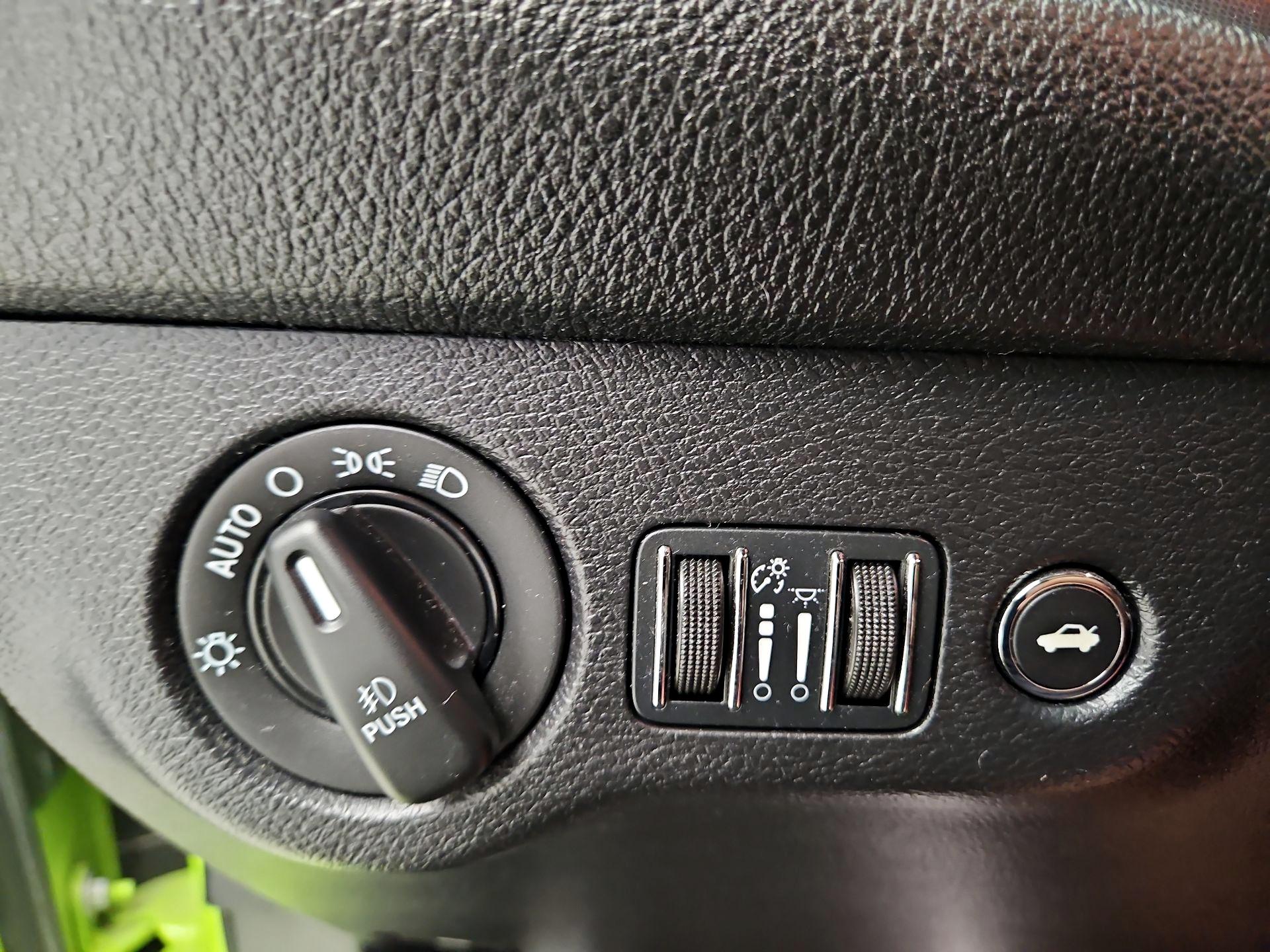 Thumbnail: 2015 Dodge Challenger - 13