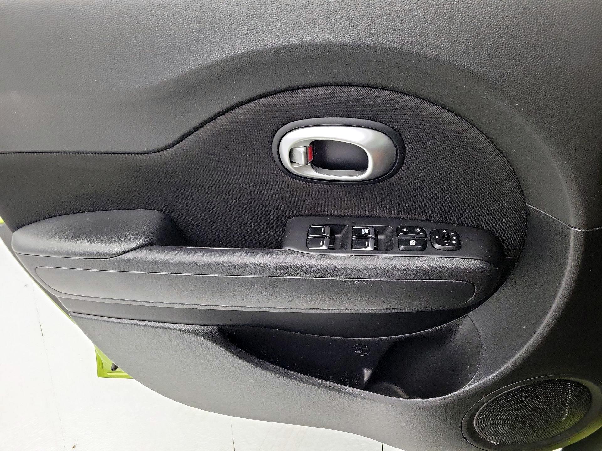Thumbnail: 2018 Kia Soul - 12