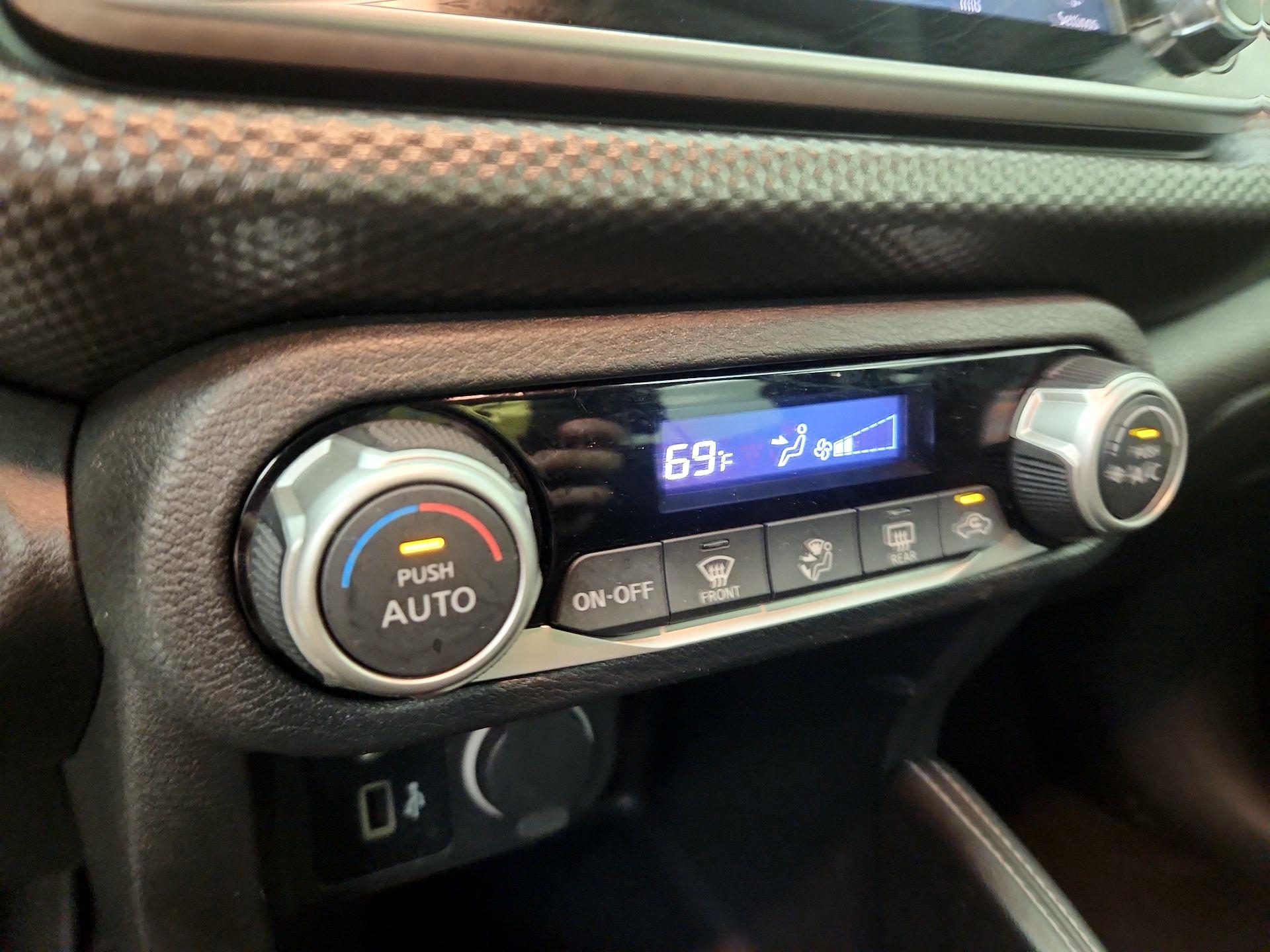 Thumbnail: 2019 Nissan Kicks - 15