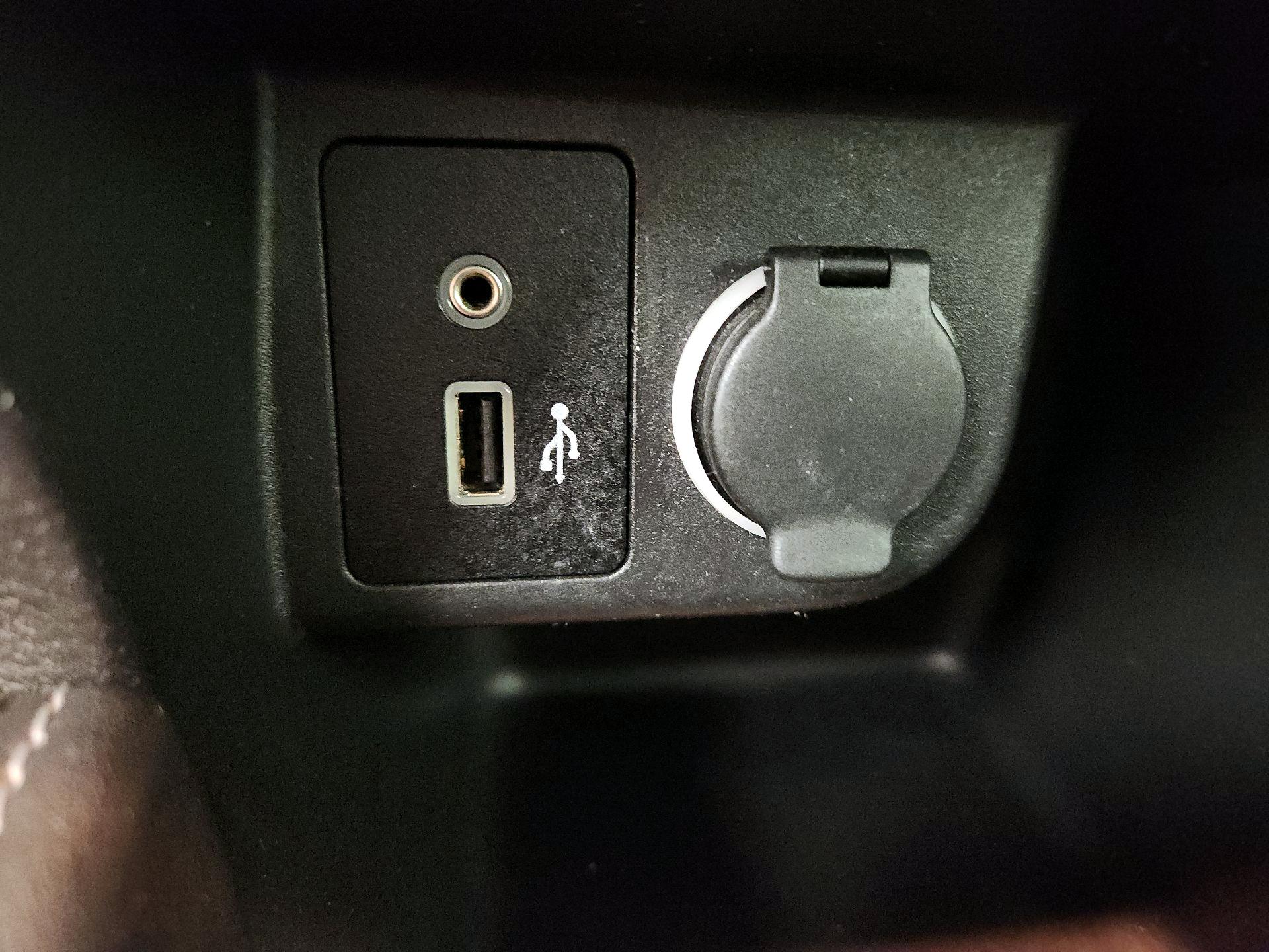 Thumbnail: 2019 Nissan Kicks - 17