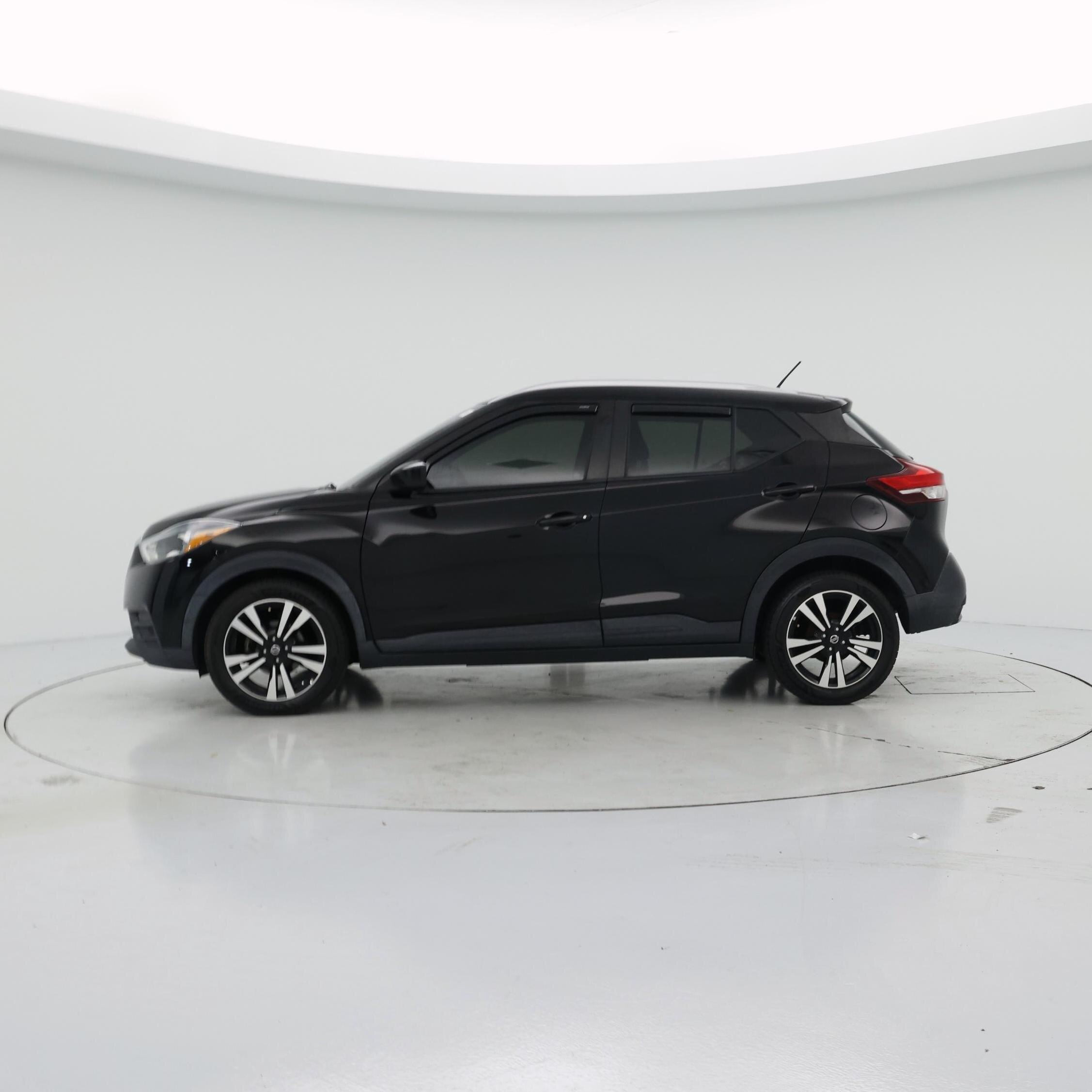 Thumbnail: 2019 Nissan Kicks - 3