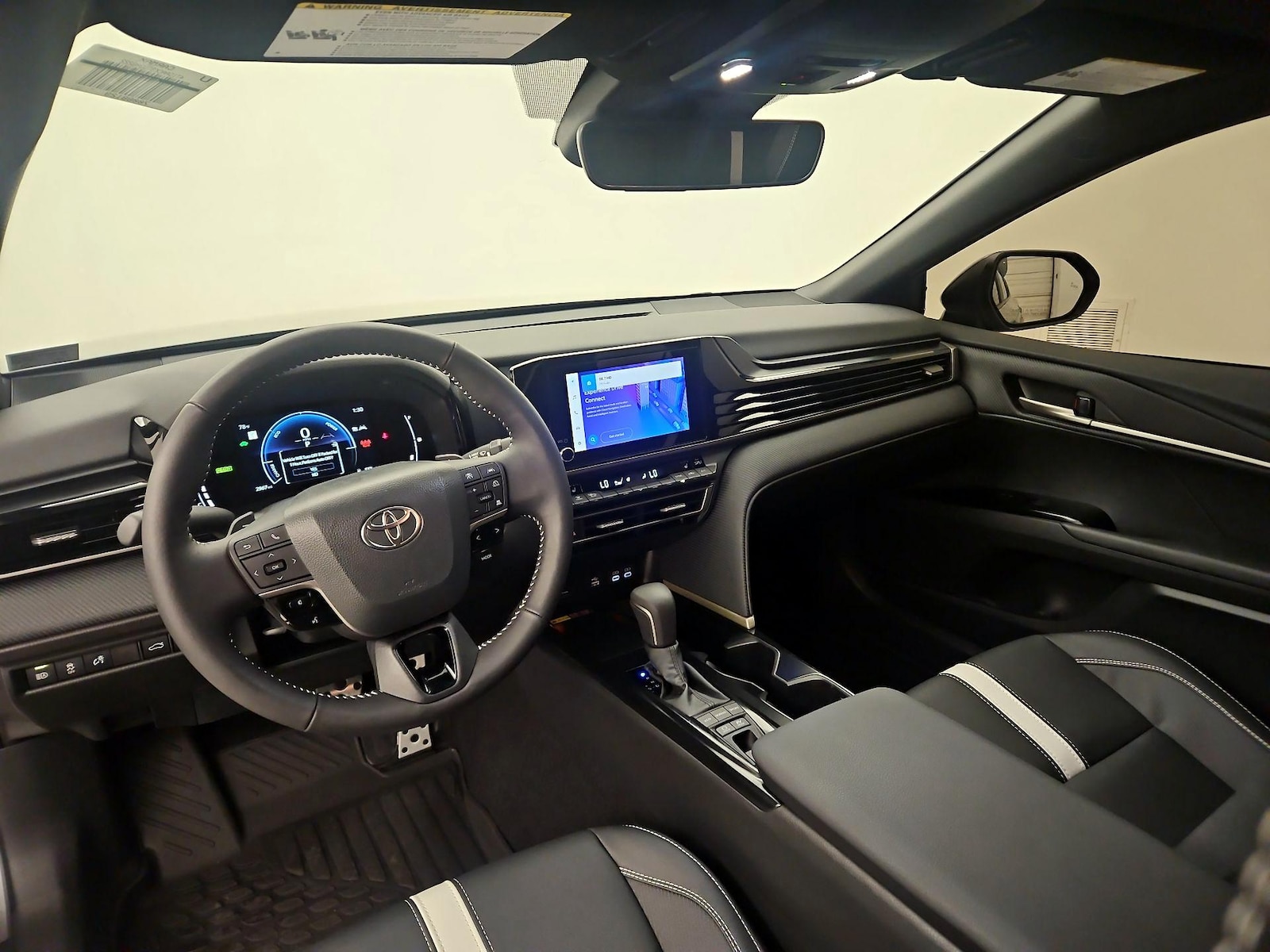 2026 Toyota Camry SE - Photo 10