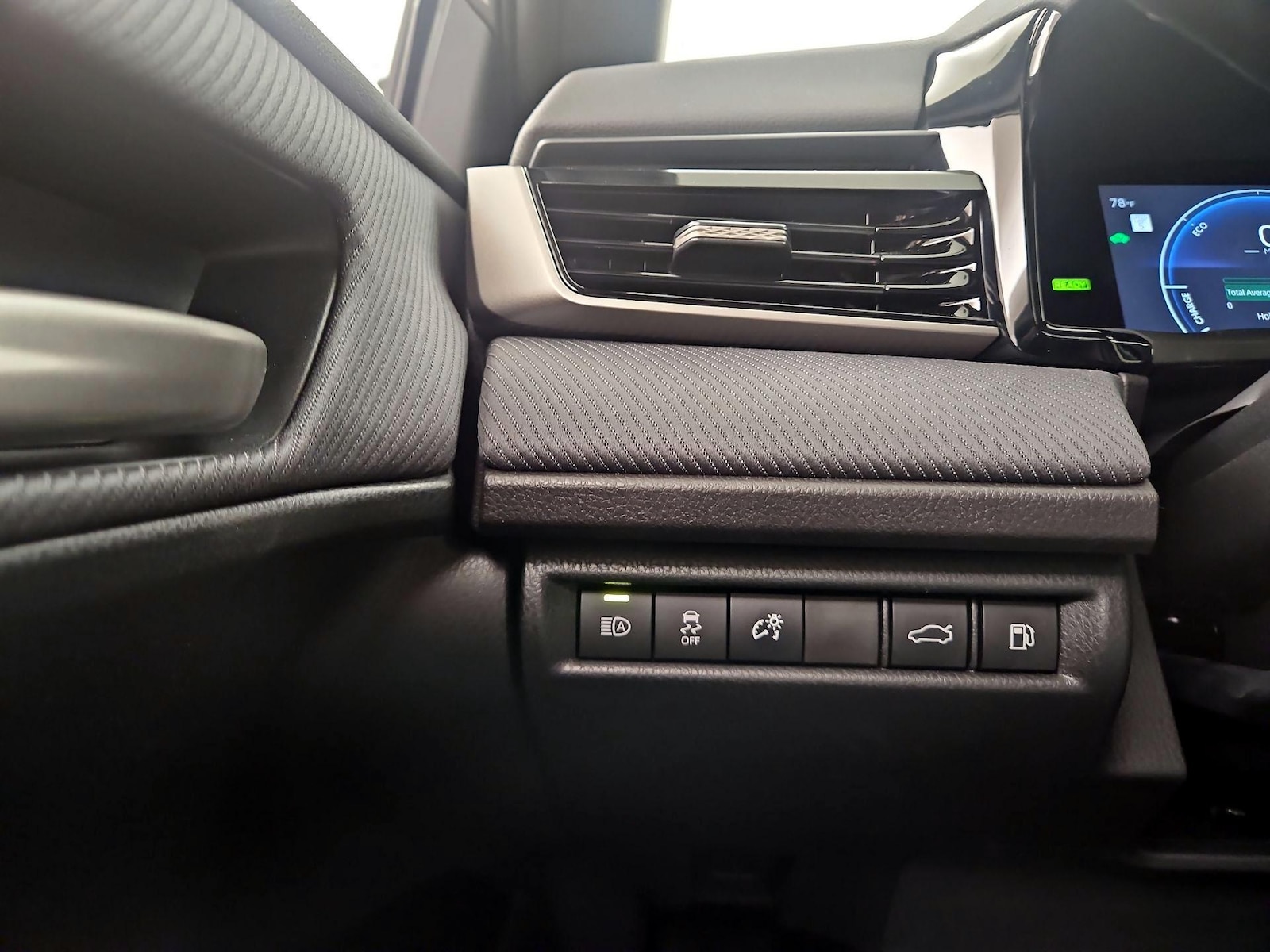 2026 Toyota Camry SE - Photo 14