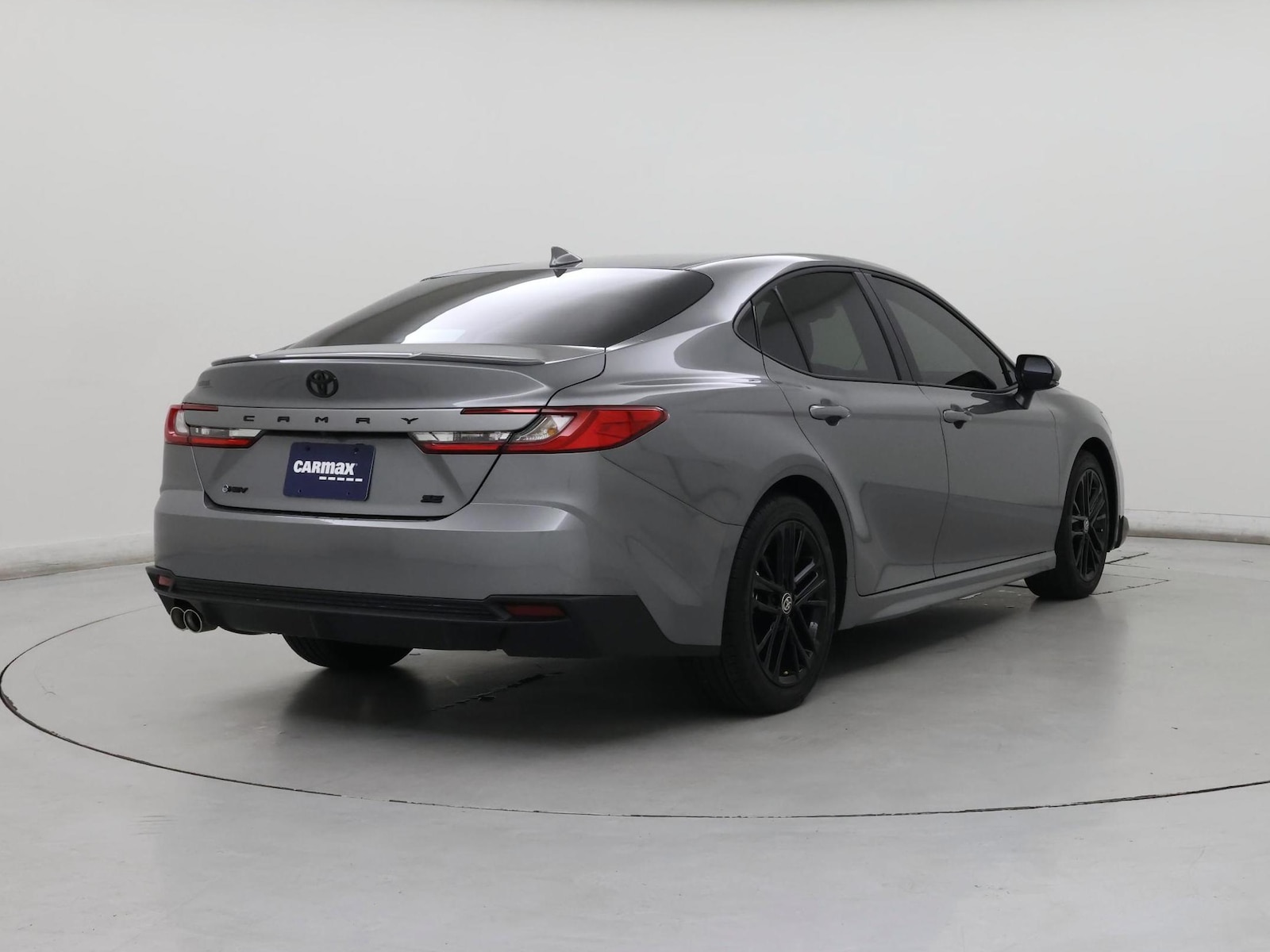 2026 Toyota Camry SE - Photo 9