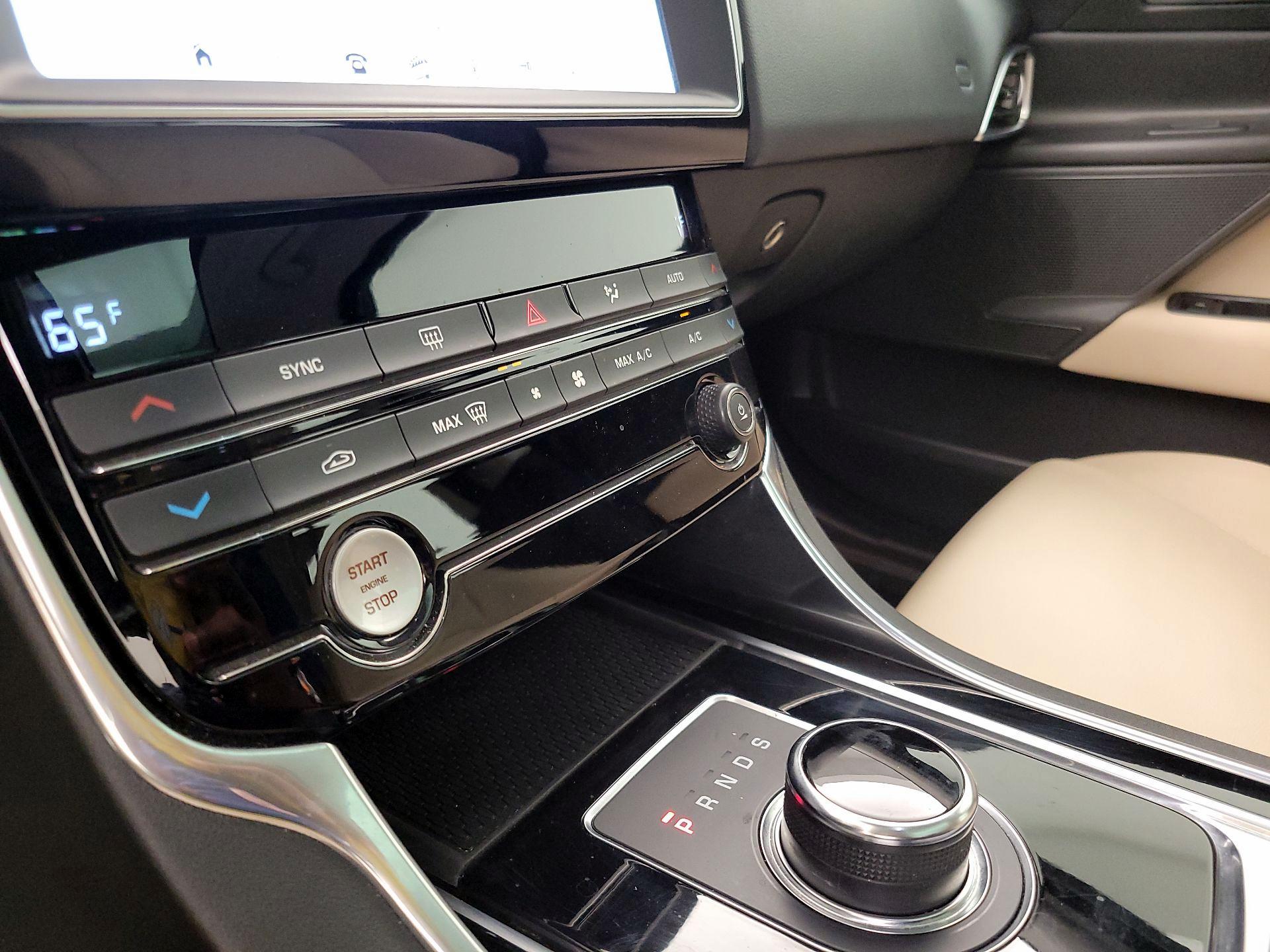 Thumbnail: 2019 Jaguar XE - 16