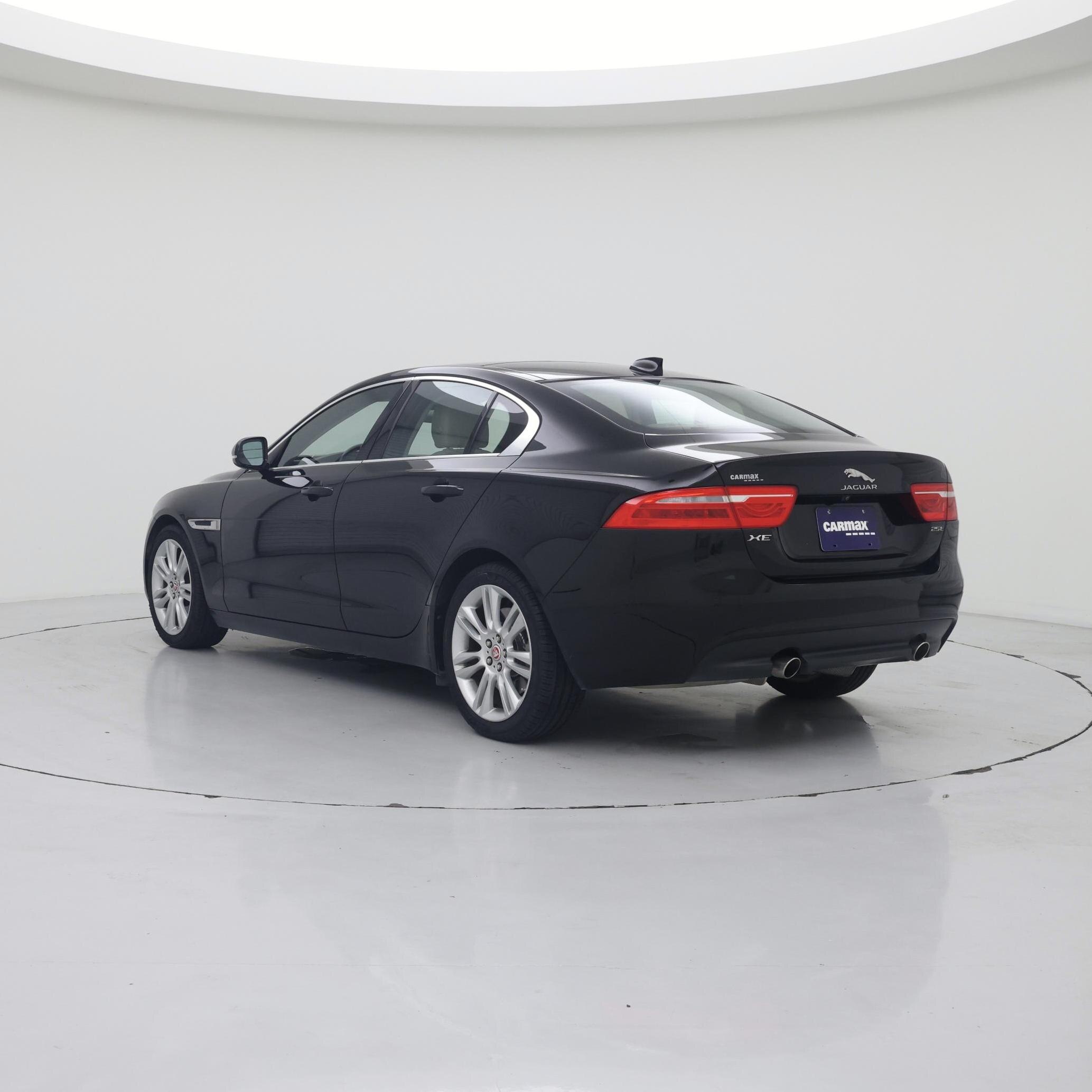 Thumbnail: 2019 Jaguar XE - 2