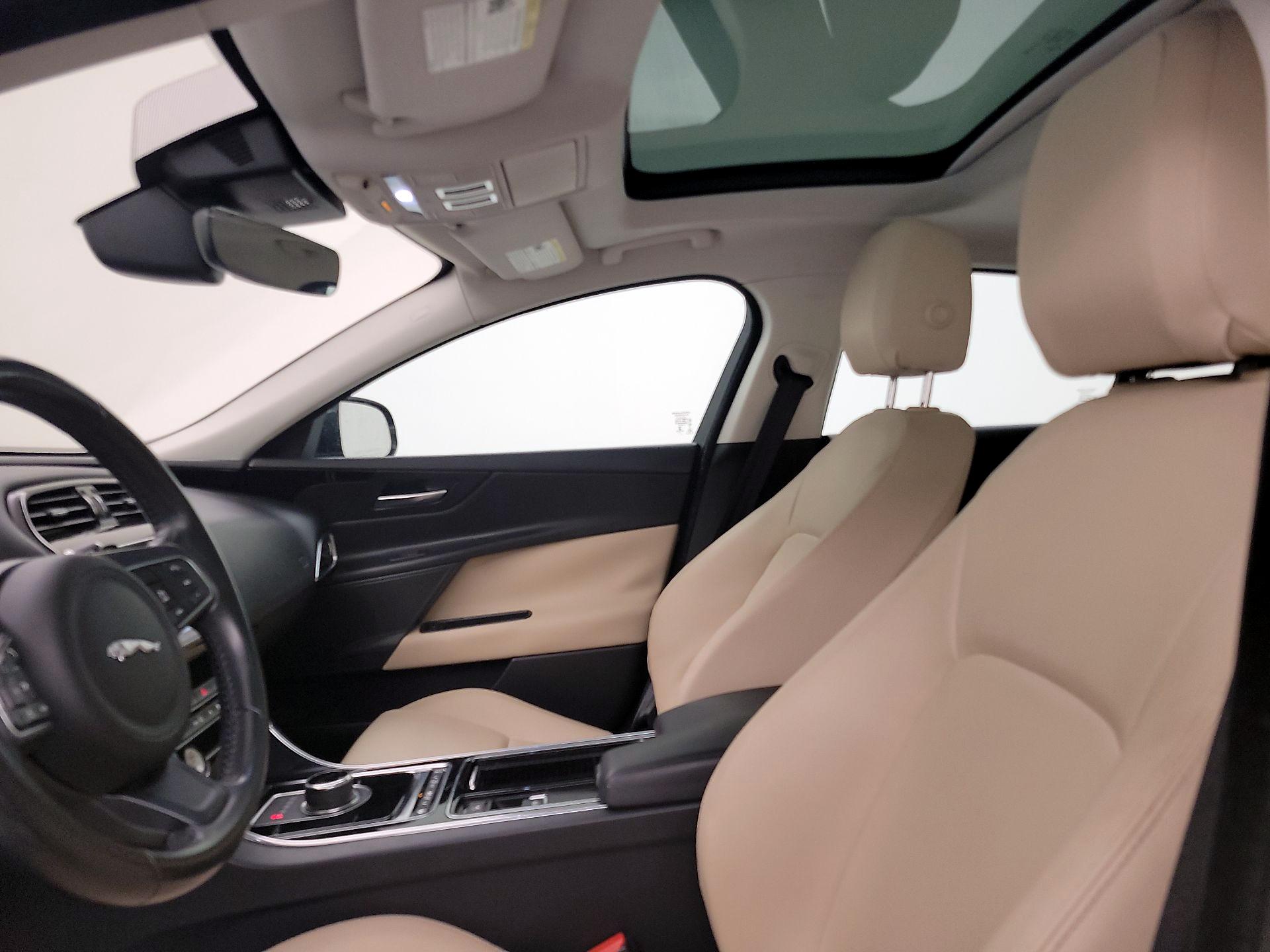Thumbnail: 2019 Jaguar XE - 19