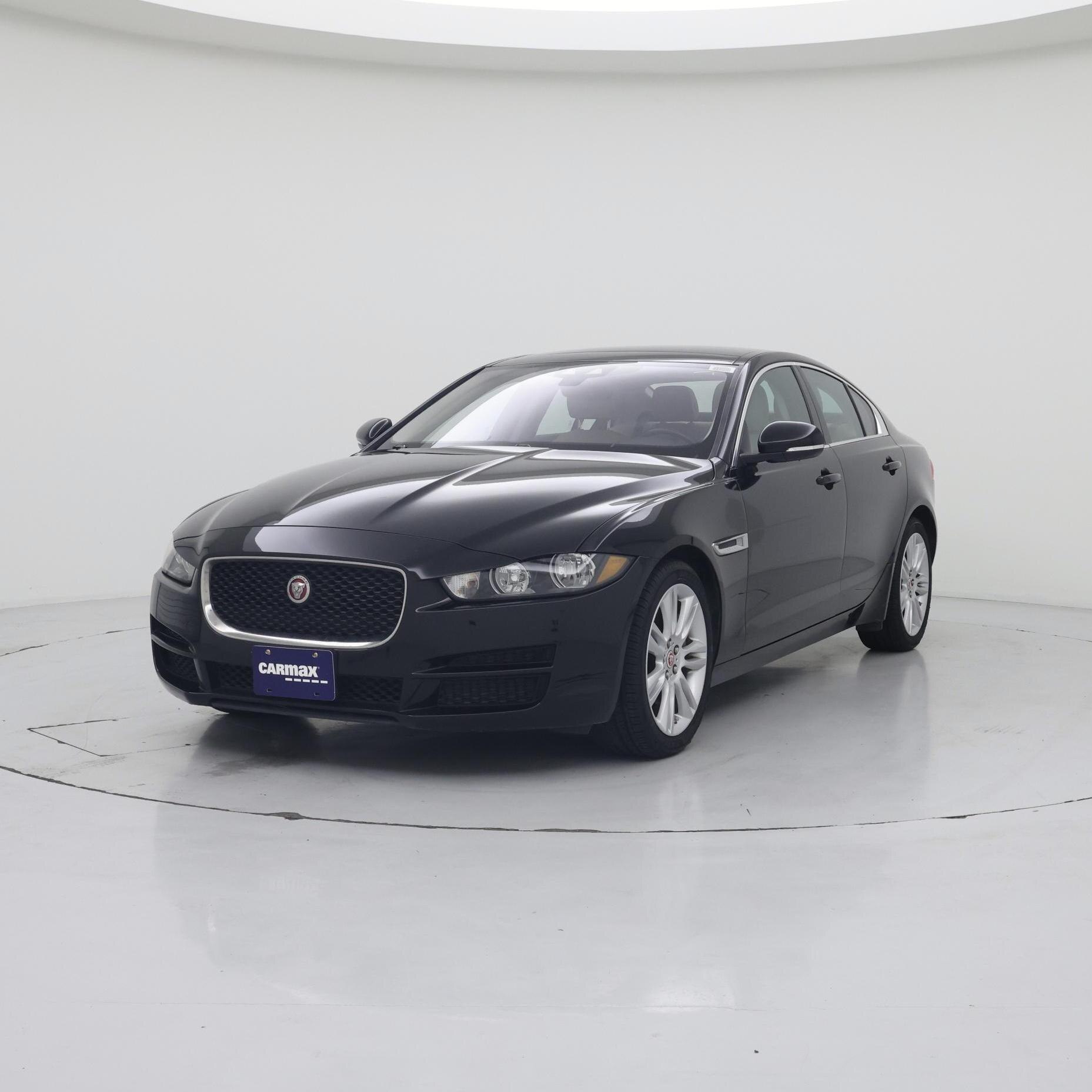 Thumbnail: 2019 Jaguar XE - 4