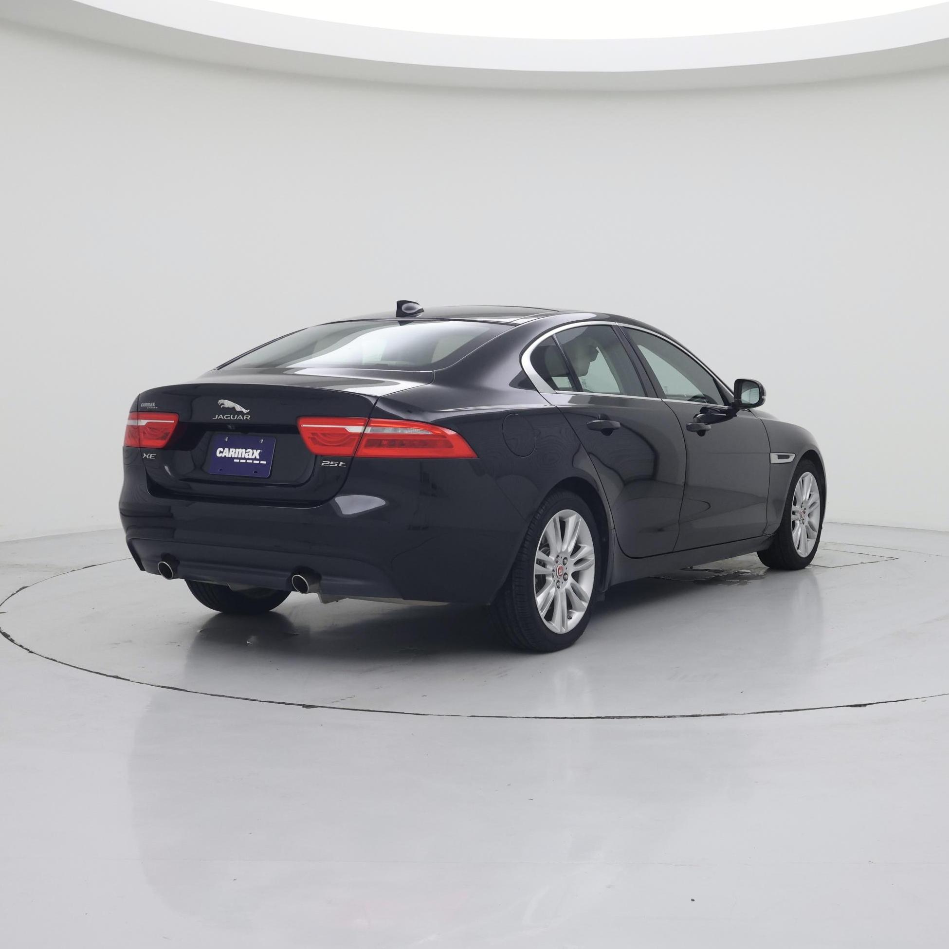 Thumbnail: 2019 Jaguar XE - 8