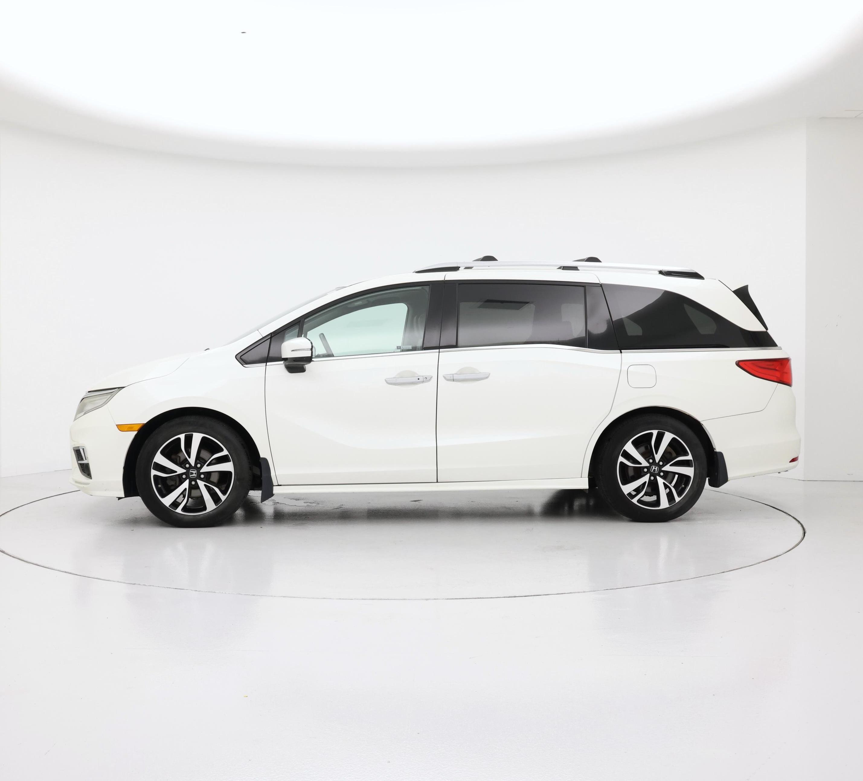 Thumbnail: 2019 Honda Odyssey - 3
