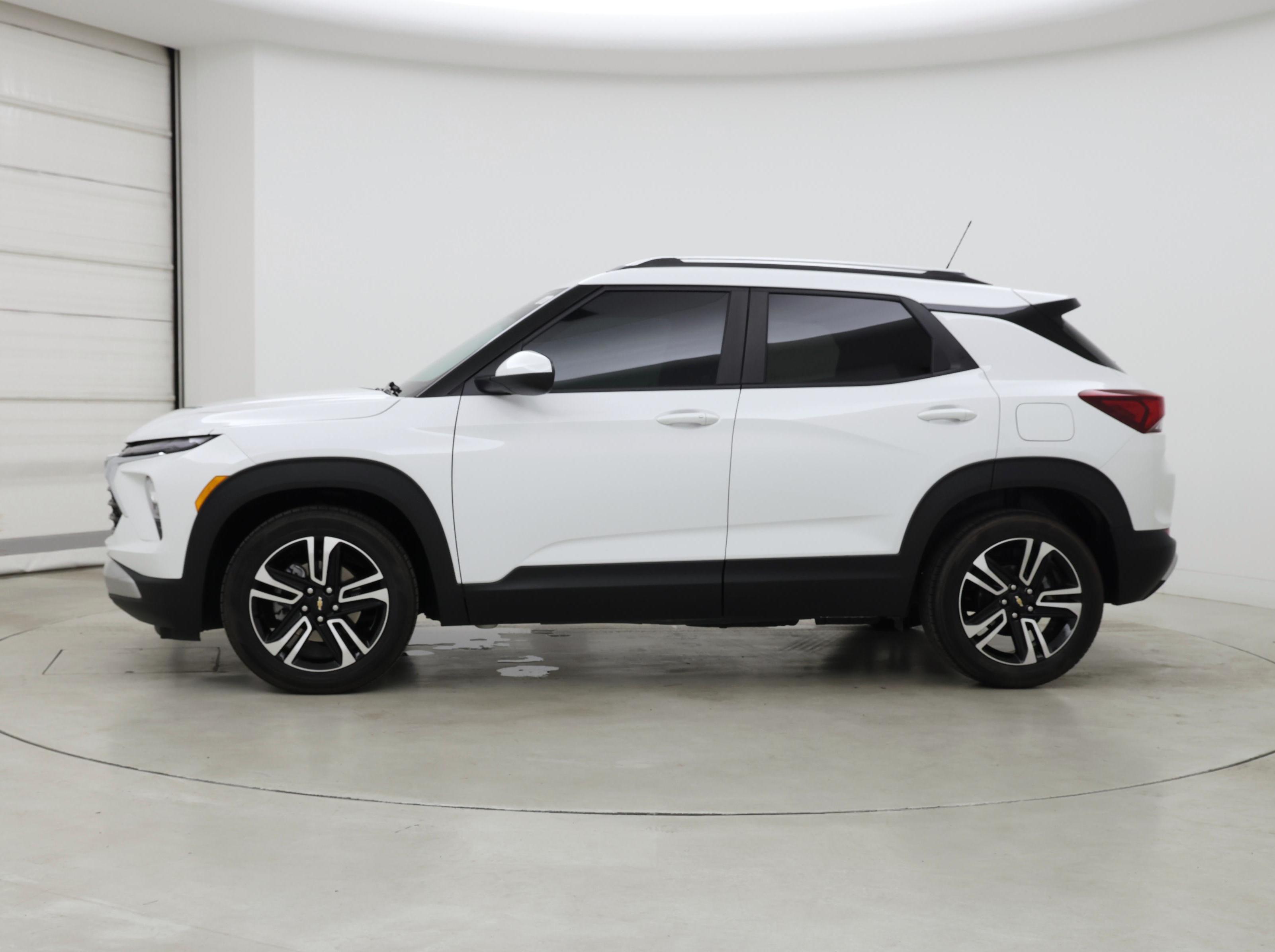 Thumbnail: 2025 Chevrolet TrailBlazer - 3