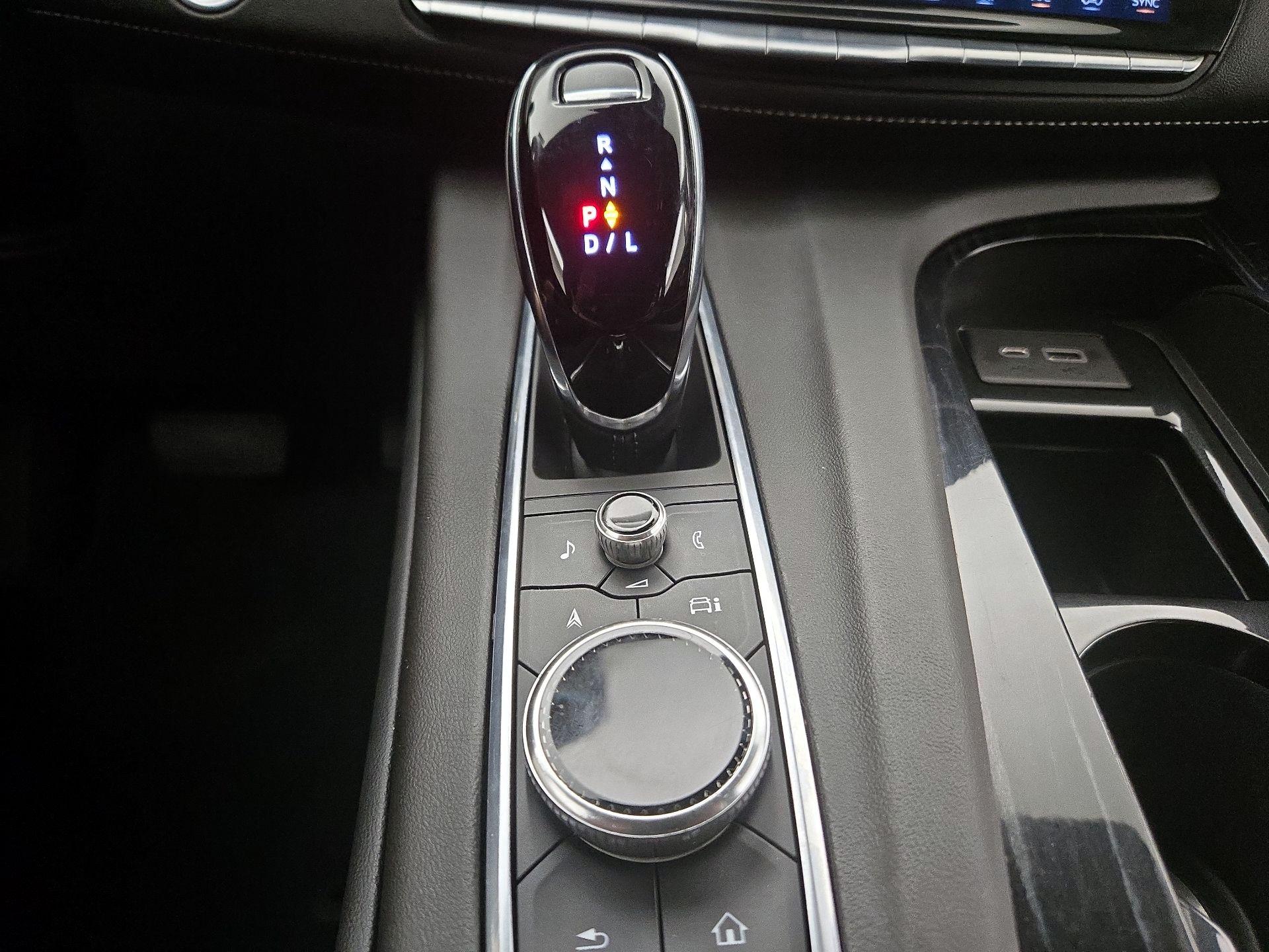 Thumbnail: 2021 Cadillac Escalade - 17