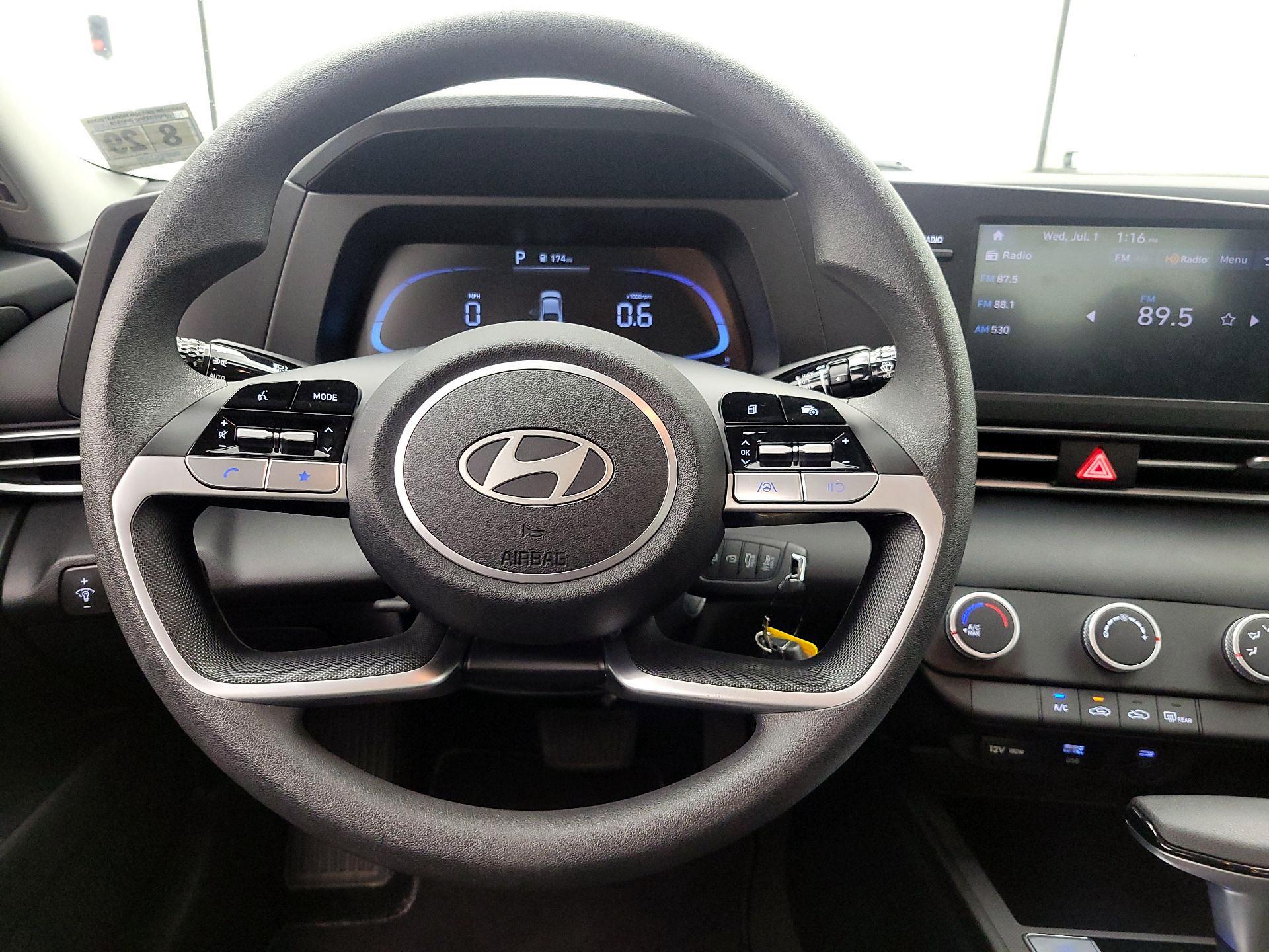 Thumbnail: 2024 Hyundai Elantra - 10