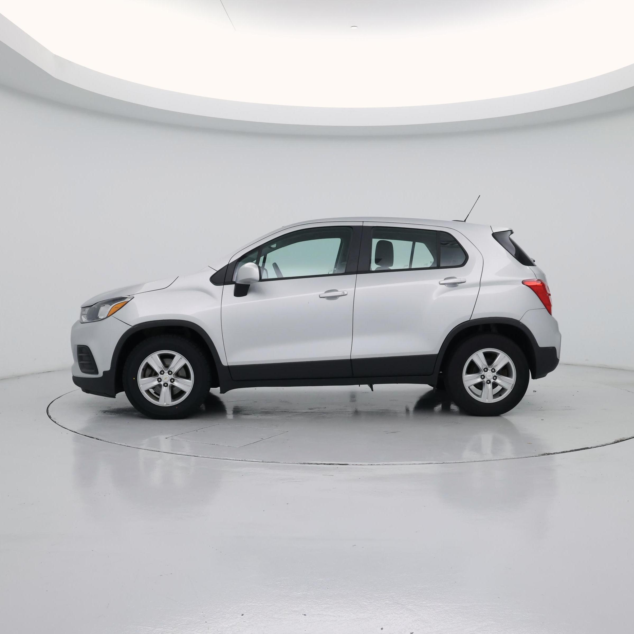 Thumbnail: 2019 Chevrolet Trax - 3