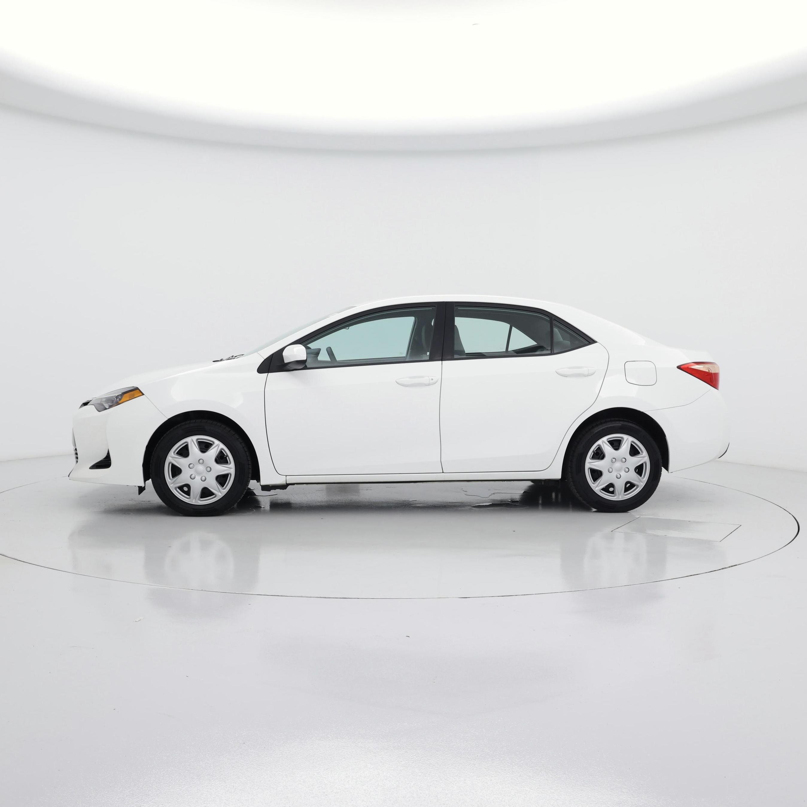 Thumbnail: 2017 Toyota Corolla - 3