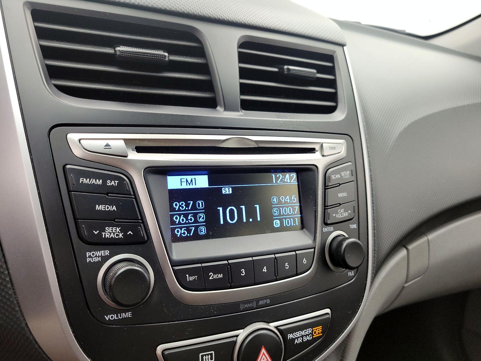 Thumbnail: 2017 Hyundai Accent - 14