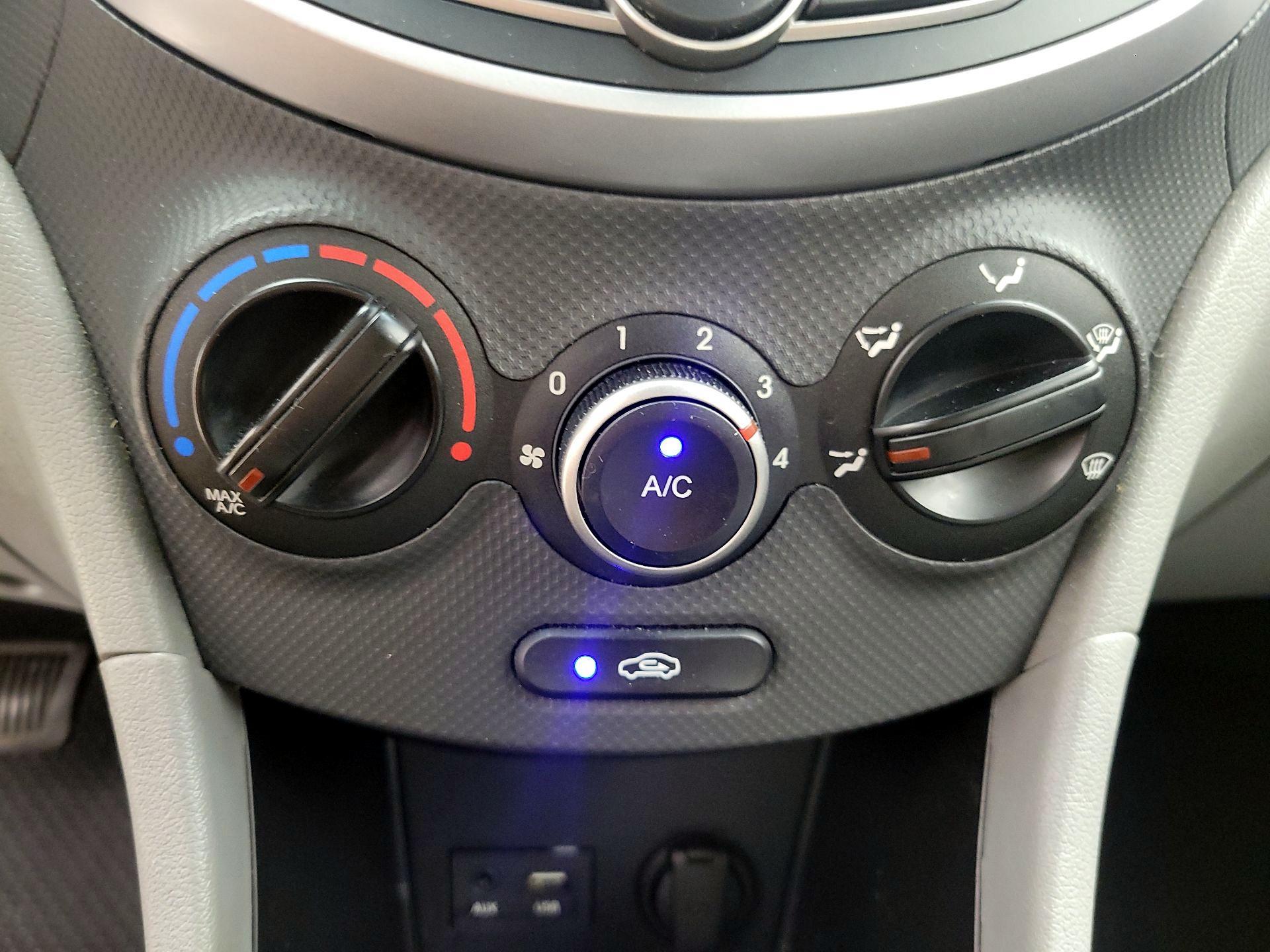 Thumbnail: 2017 Hyundai Accent - 15