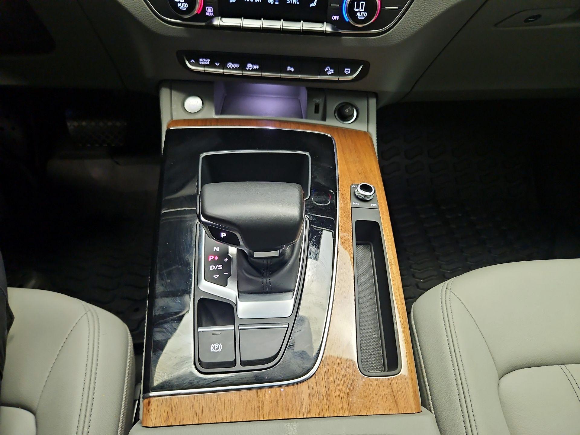 Thumbnail: 2022 Audi Q5 - 16