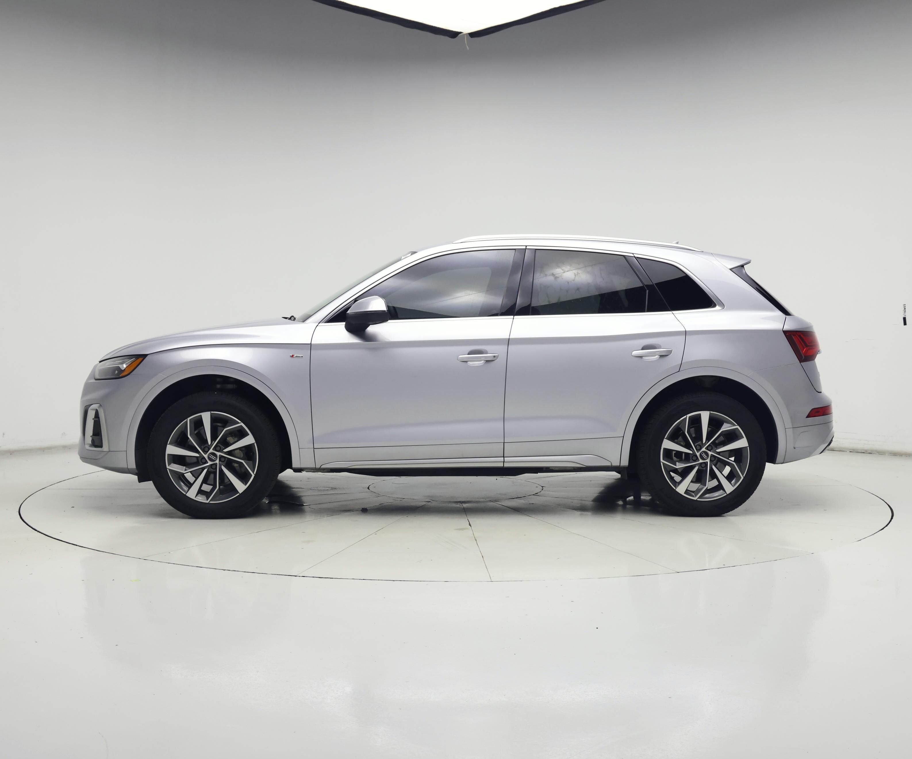 Thumbnail: 2022 Audi Q5 - 3