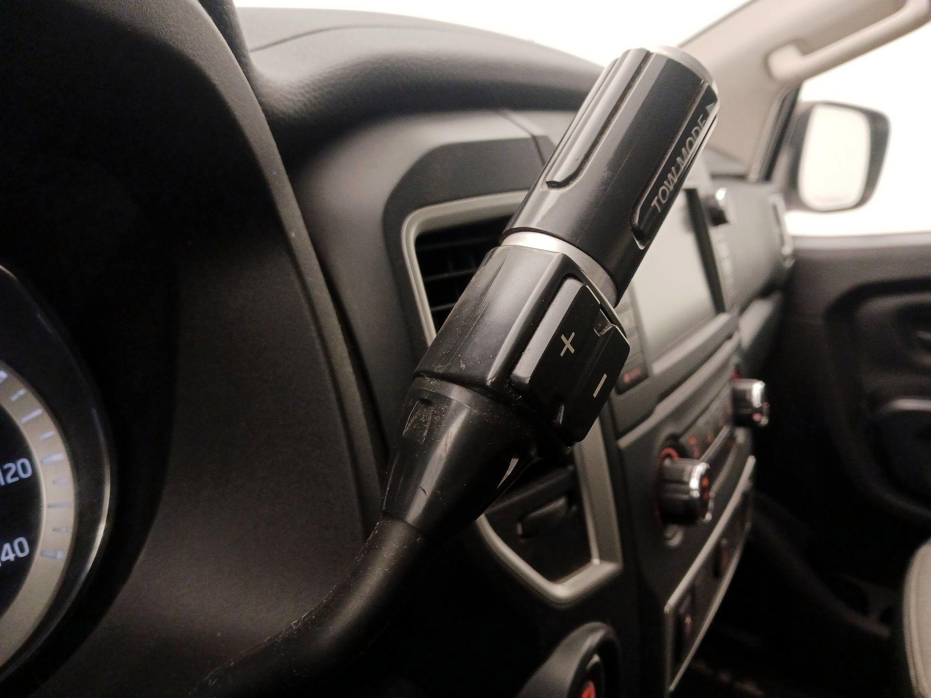 Thumbnail: 2019 Nissan Titan - 17