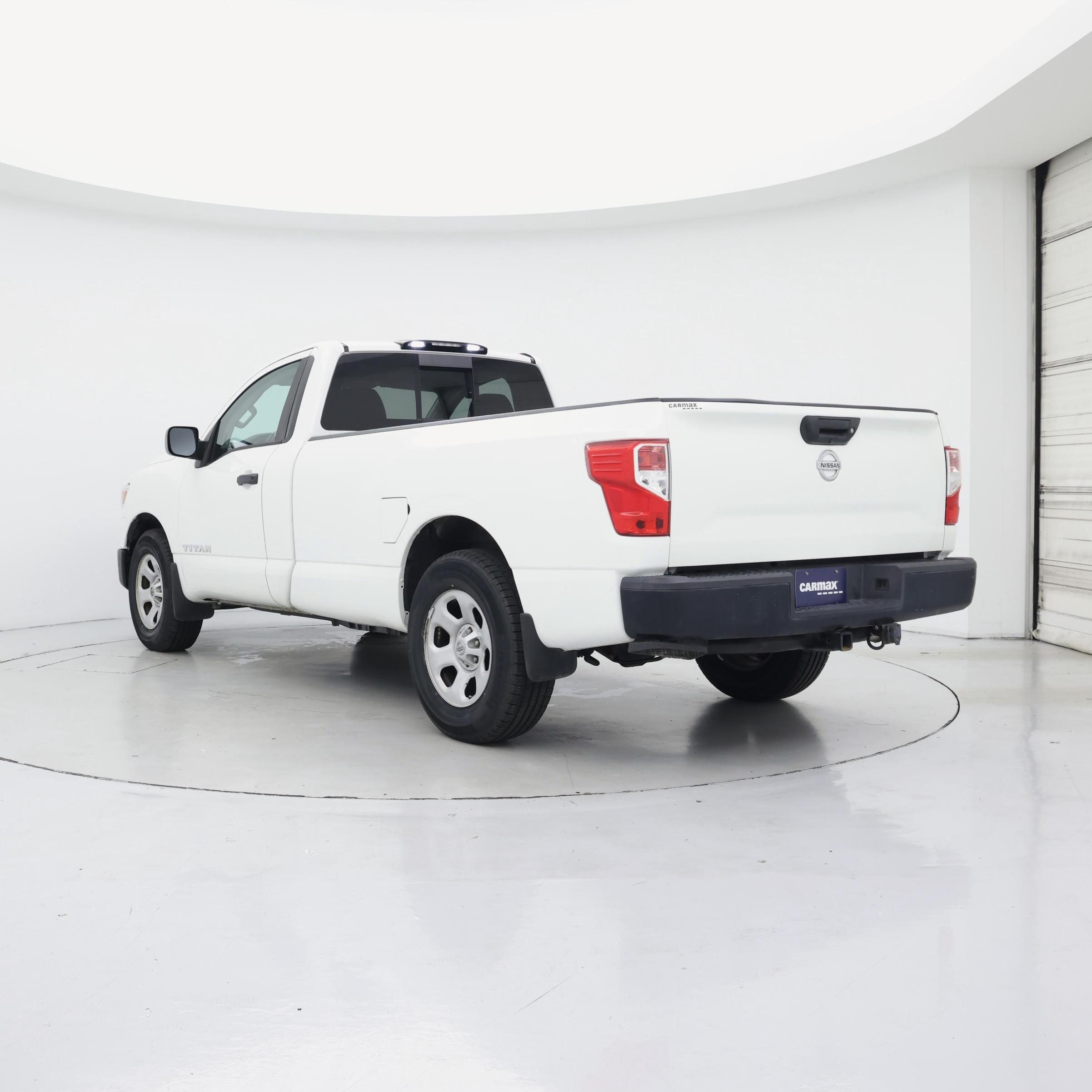 Thumbnail: 2019 Nissan Titan - 2