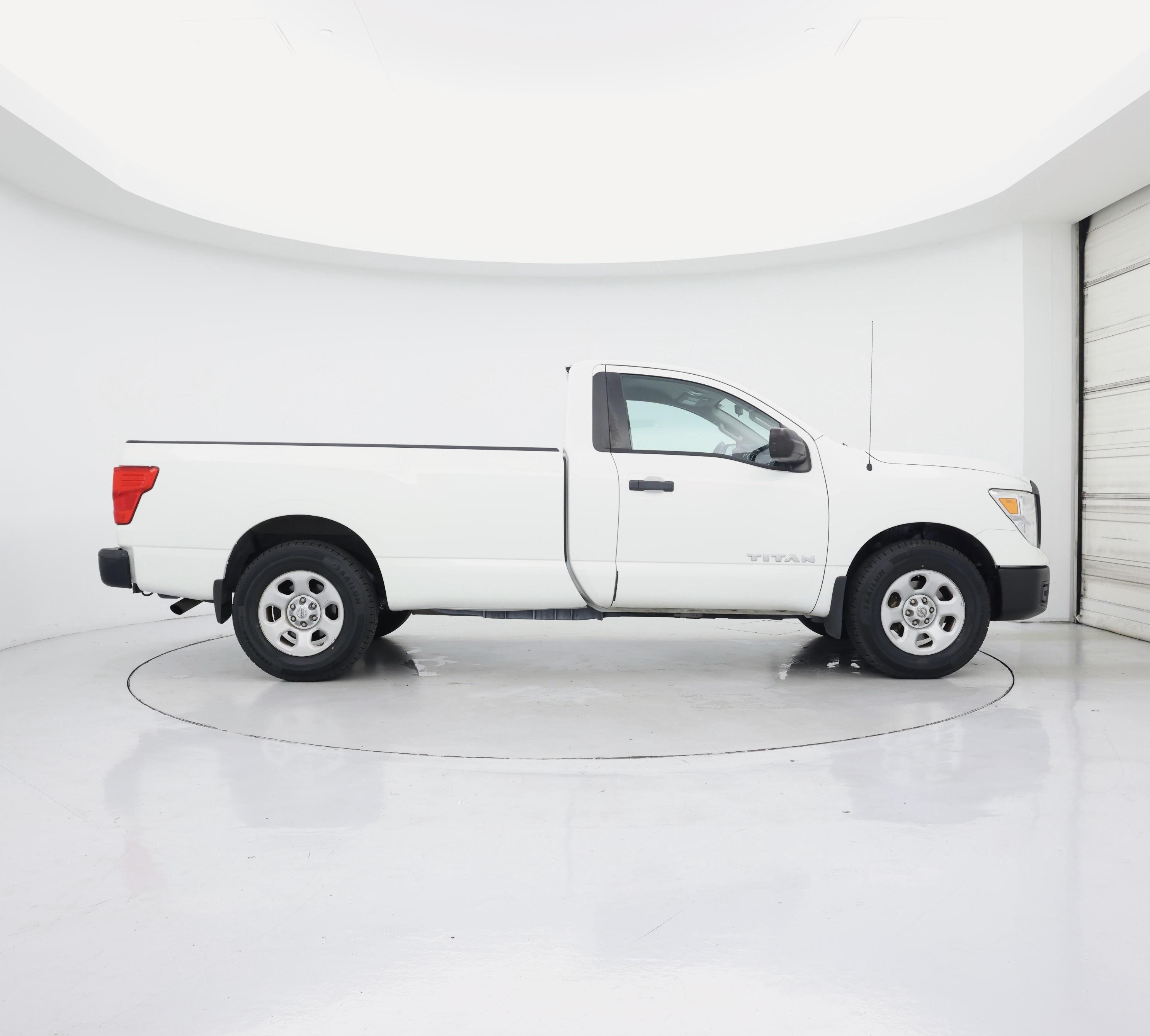 Thumbnail: 2019 Nissan Titan - 7