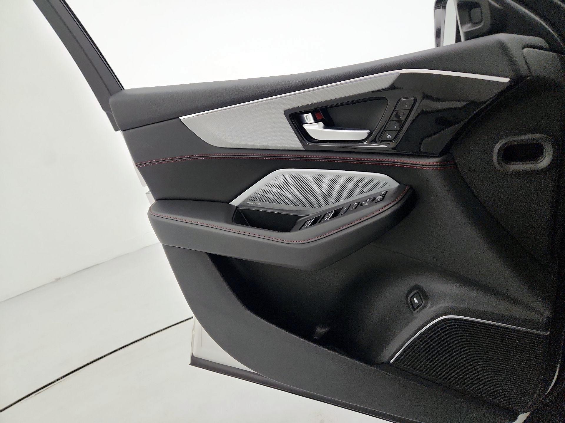 Thumbnail: 2025 Acura MDX - 12