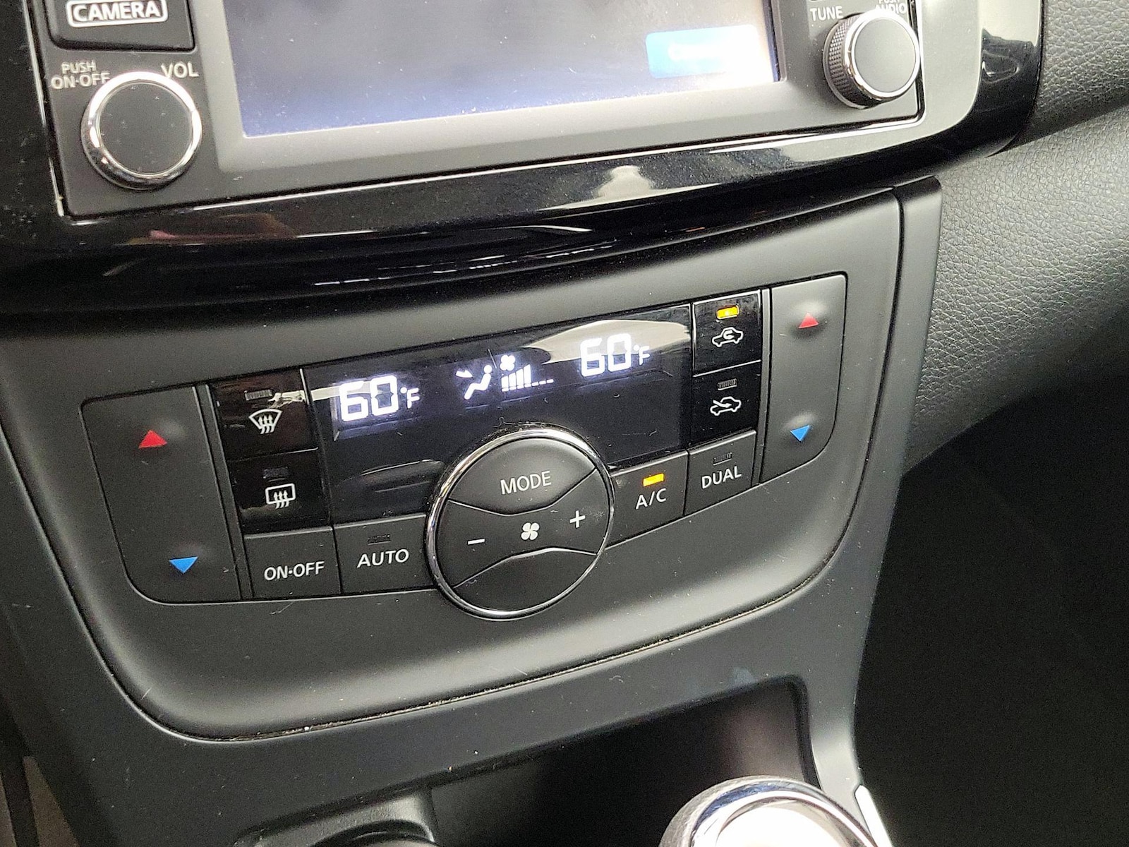 2018 Nissan Sentra SV - Photo 17