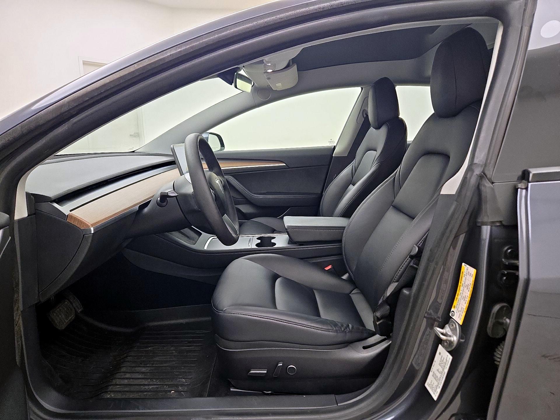 Thumbnail: 2021 Tesla Model 3 - 11