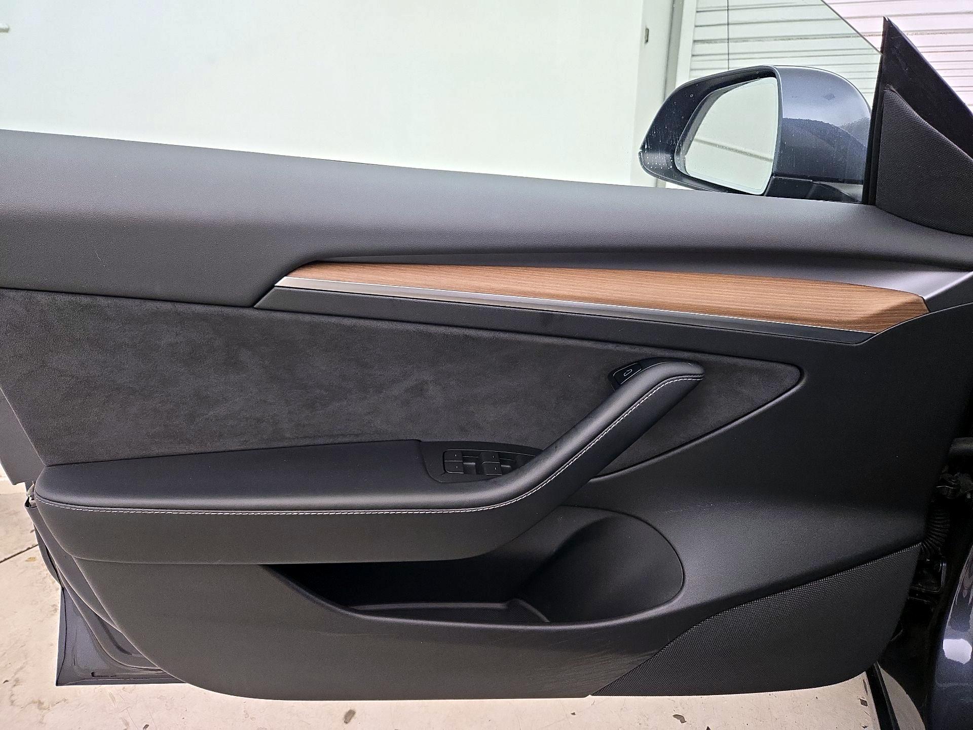 Thumbnail: 2021 Tesla Model 3 - 12
