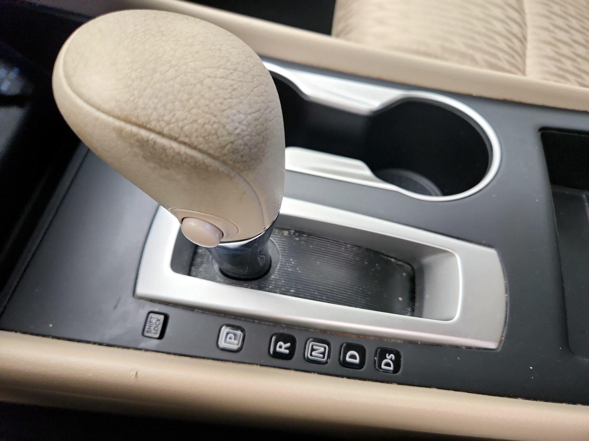 Thumbnail: 2016 Nissan Altima - 17