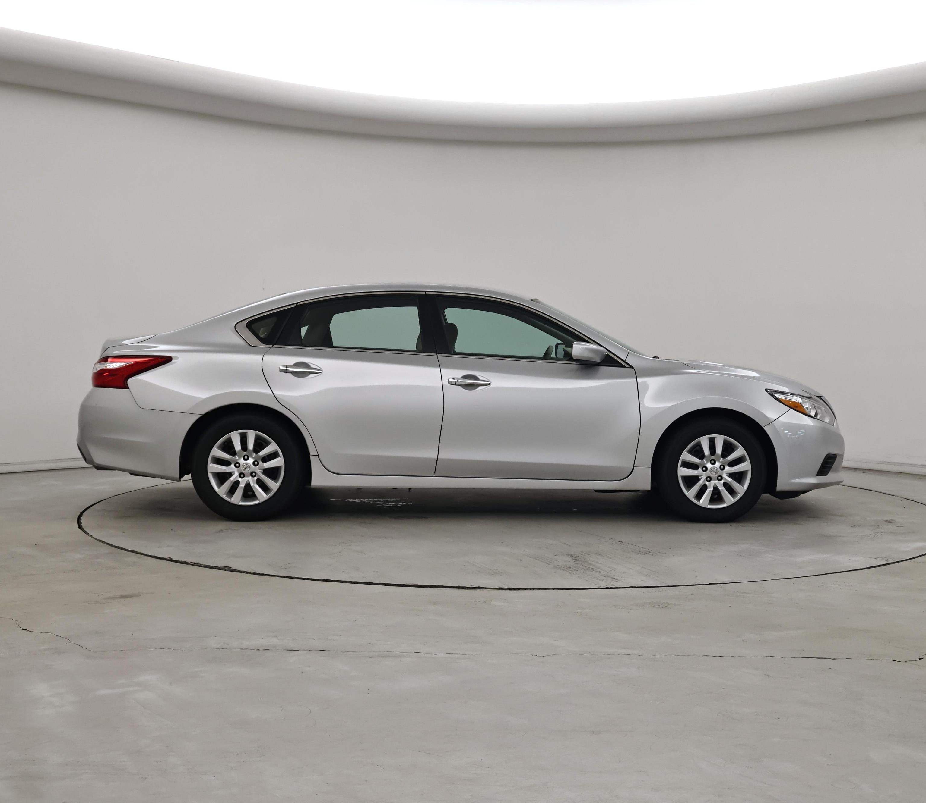 Thumbnail: 2016 Nissan Altima - 7