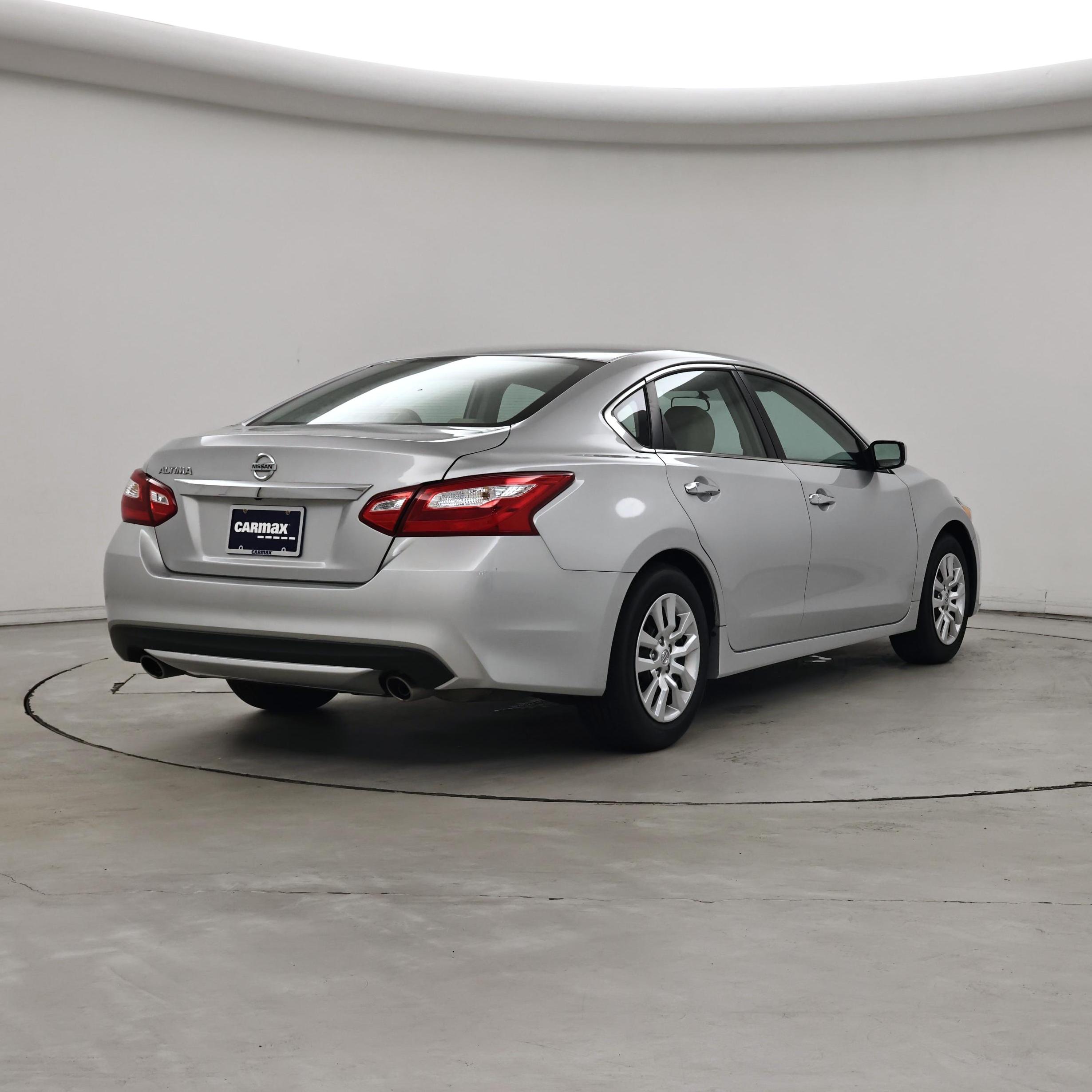 Thumbnail: 2016 Nissan Altima - 8