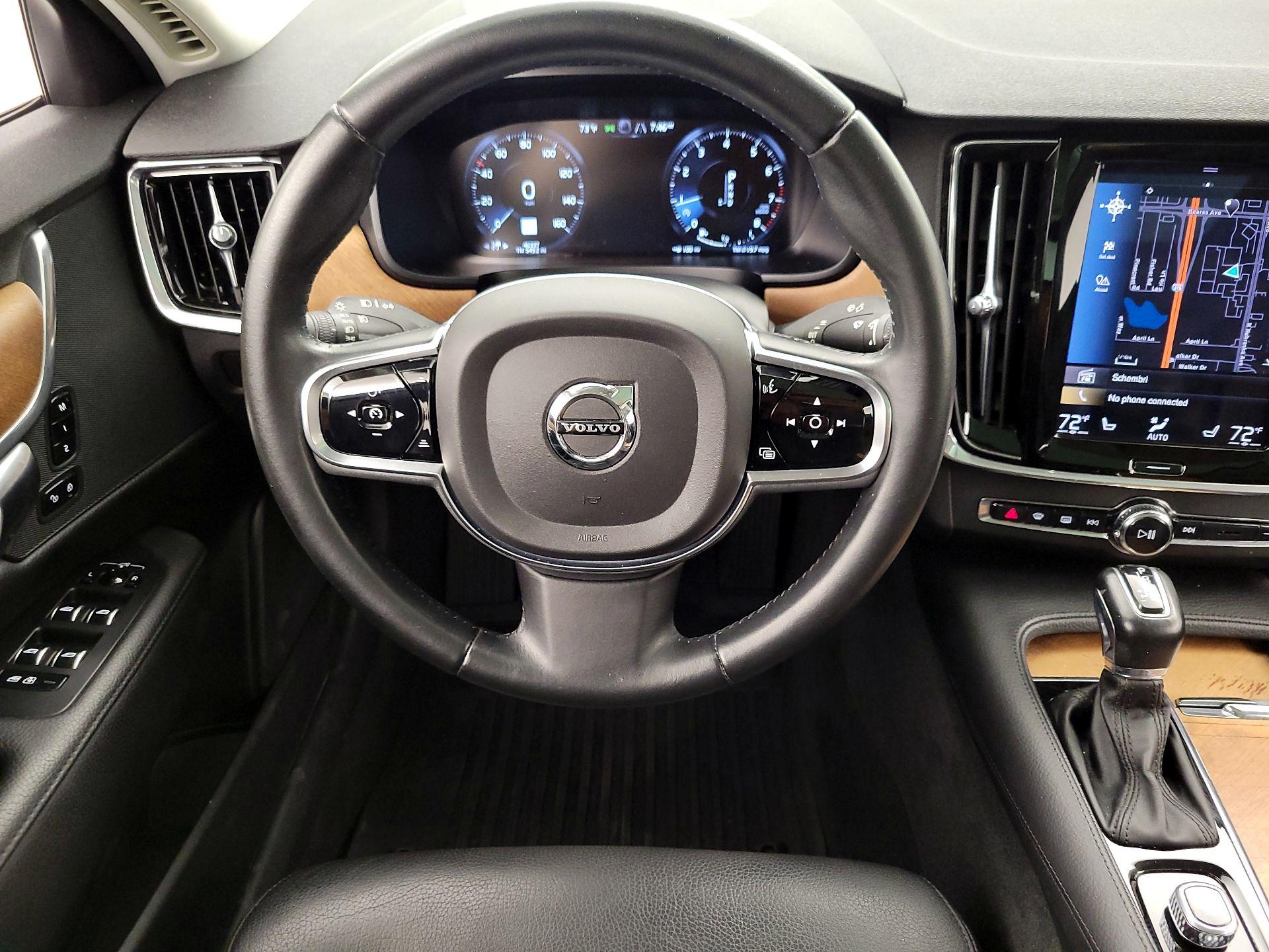 Thumbnail: 2021 Volvo S90 - 10