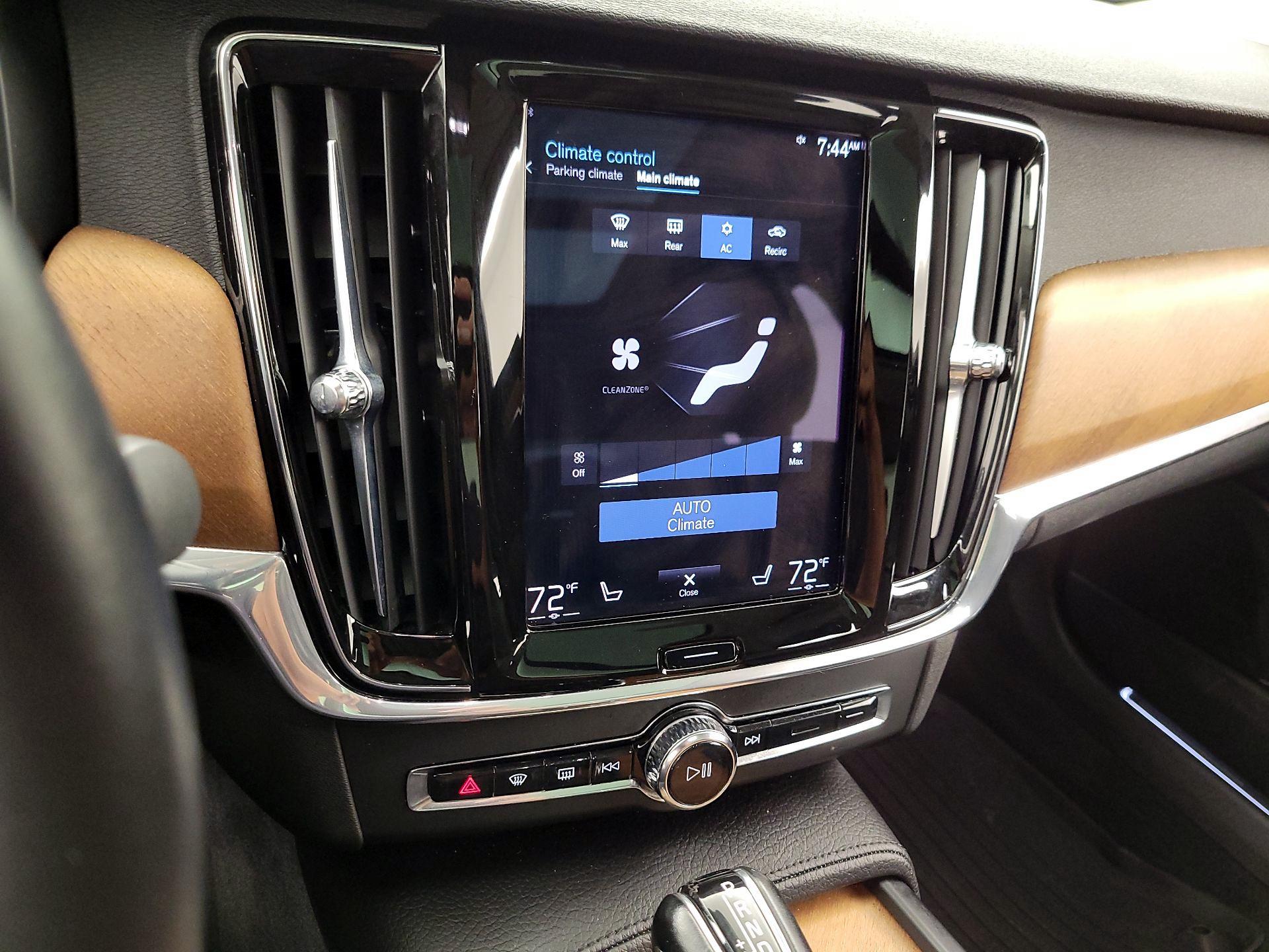 Thumbnail: 2021 Volvo S90 - 17