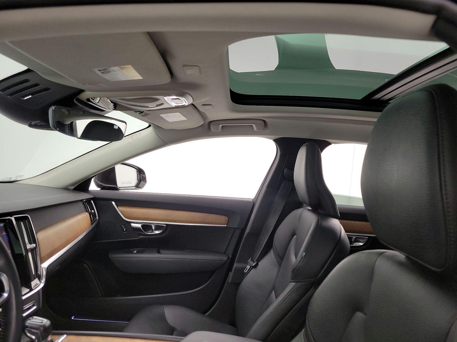 Thumbnail: 2021 Volvo S90 - 19