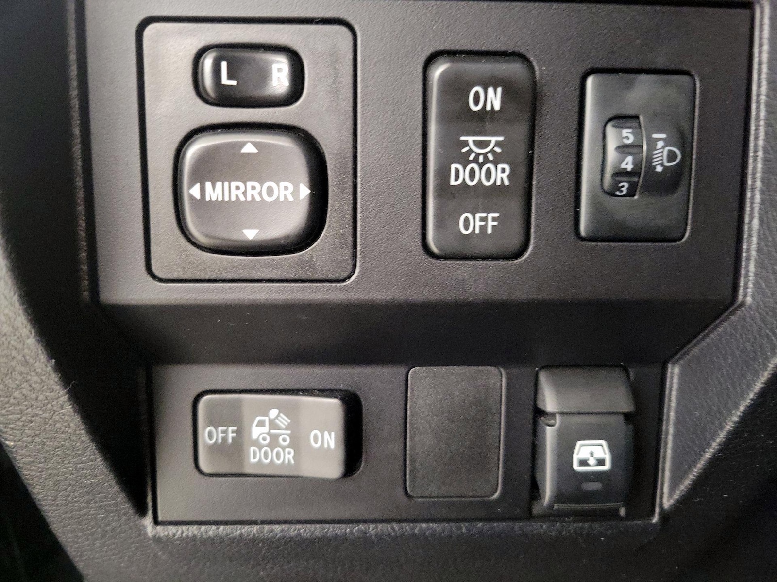 2017 Toyota Tundra SR5 - Photo 14