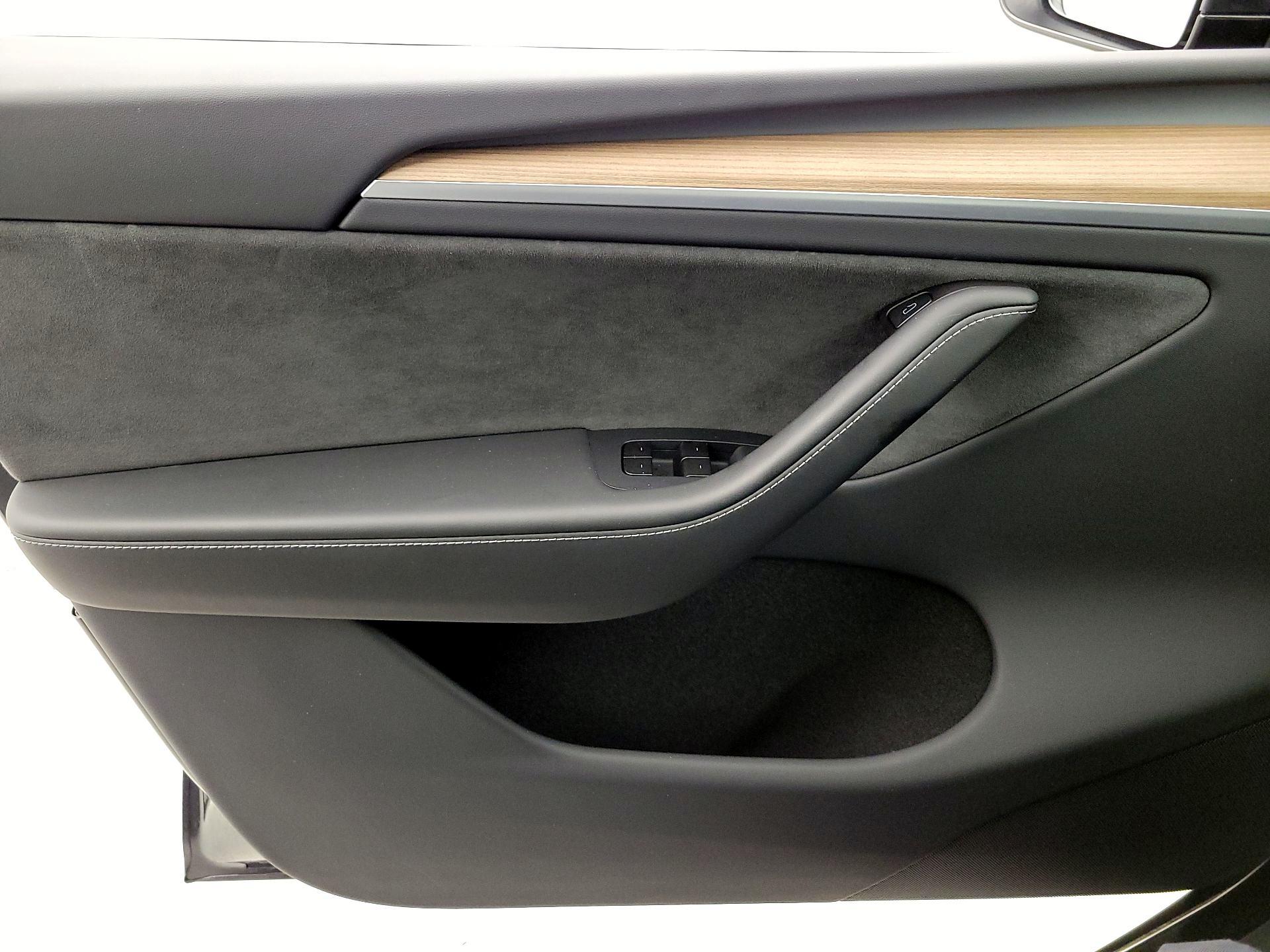 Thumbnail: 2025 Tesla Model Y - 12