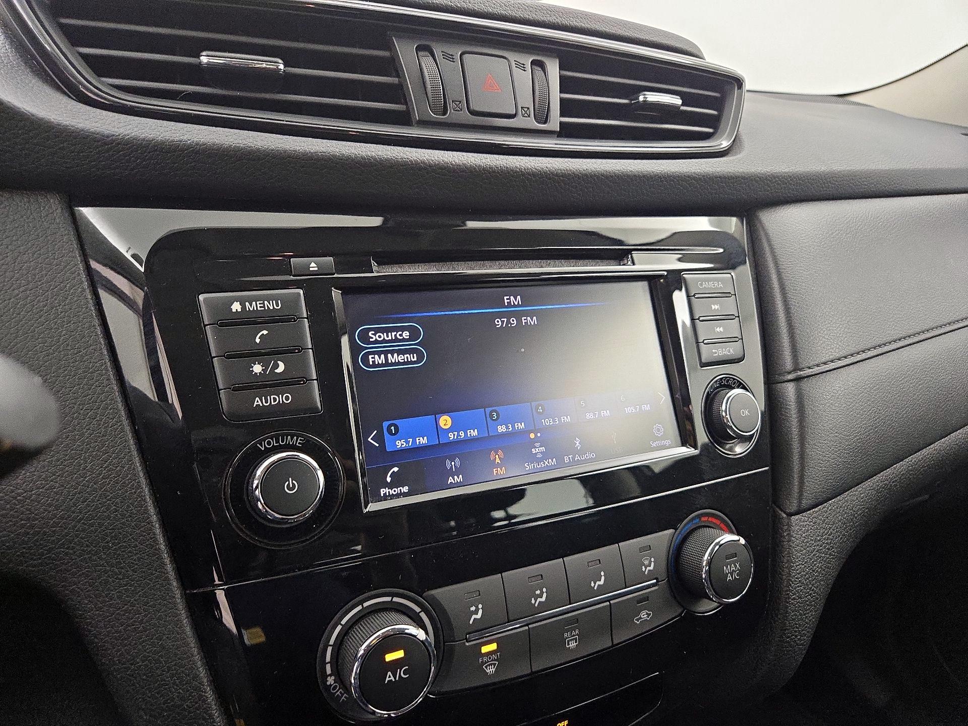 Thumbnail: 2019 Nissan Rogue - 15
