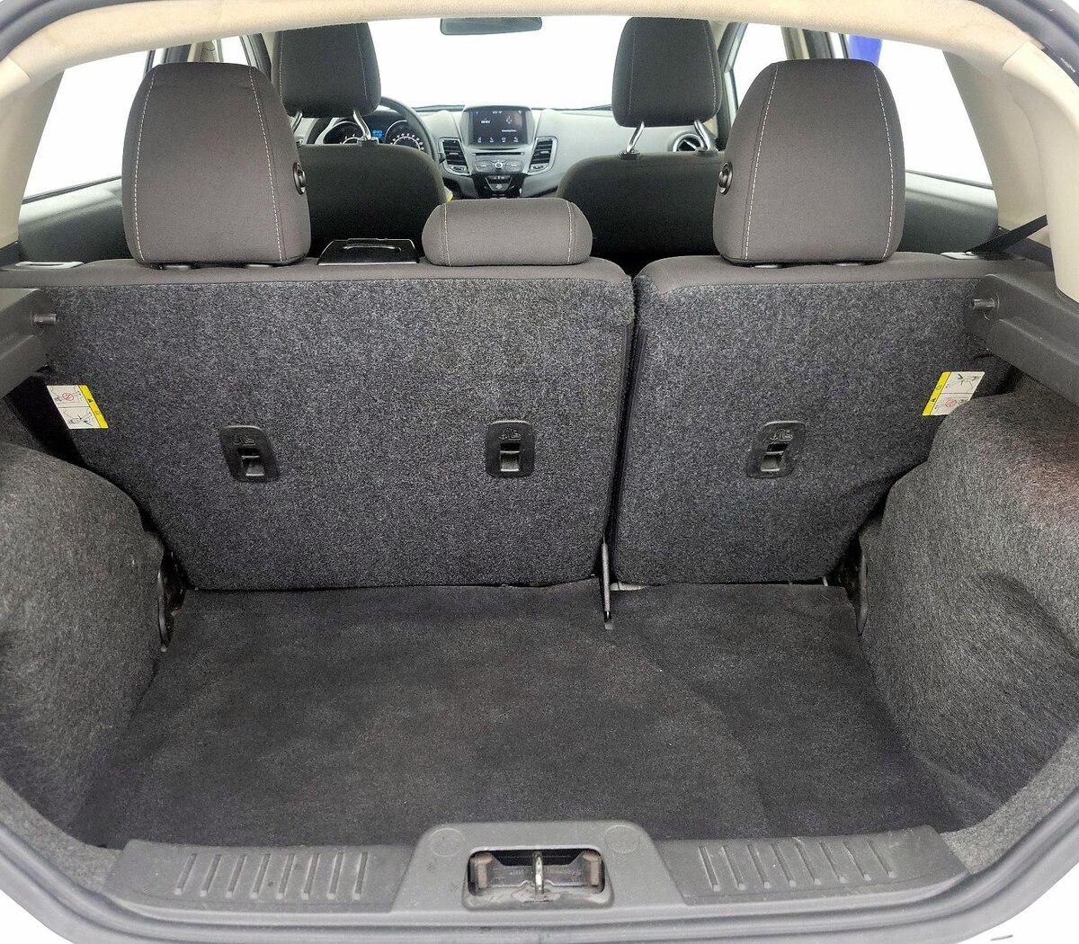 Trunk/Cargo (Seats Up)
