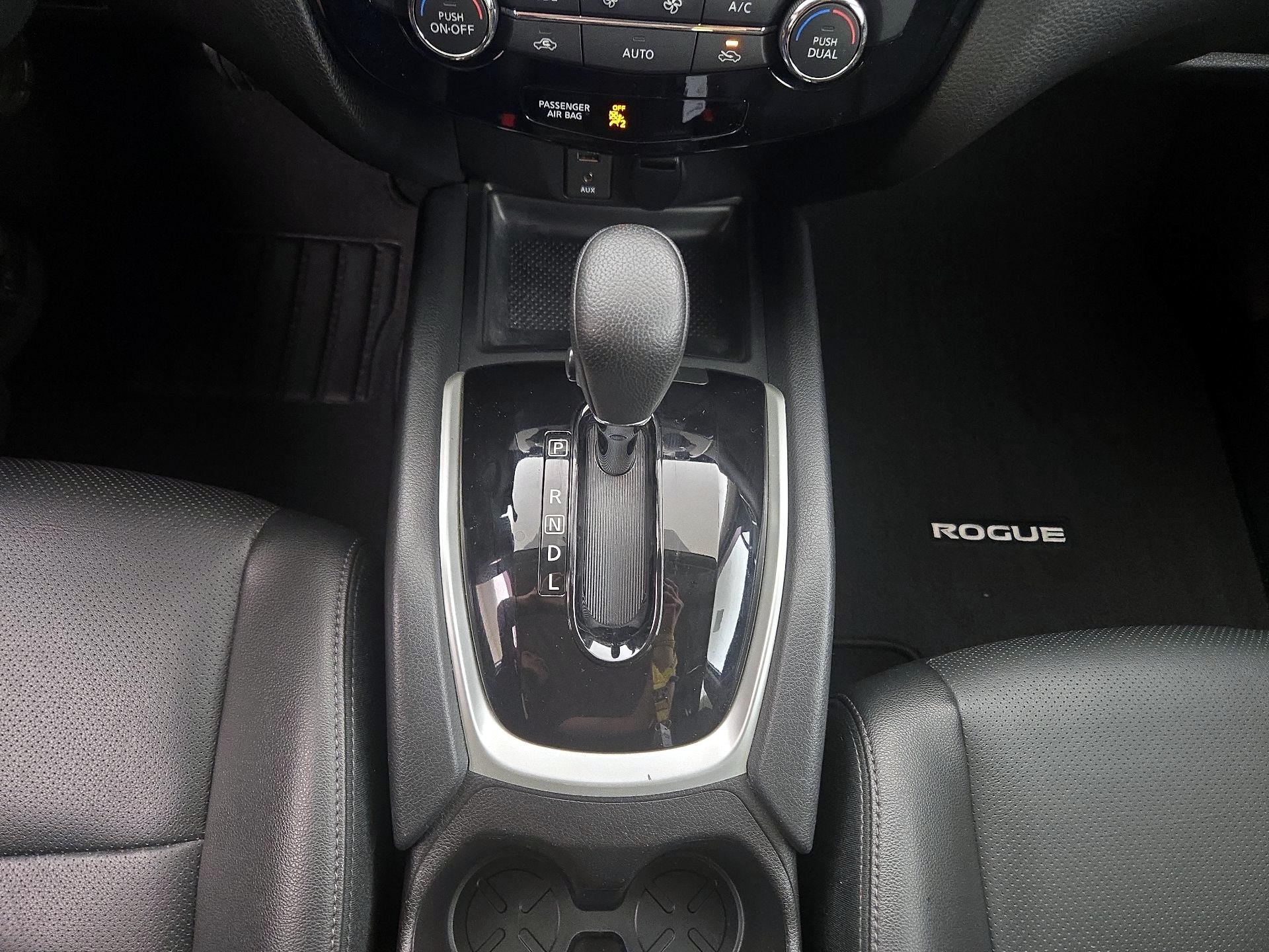 Thumbnail: 2016 Nissan Rogue - 16