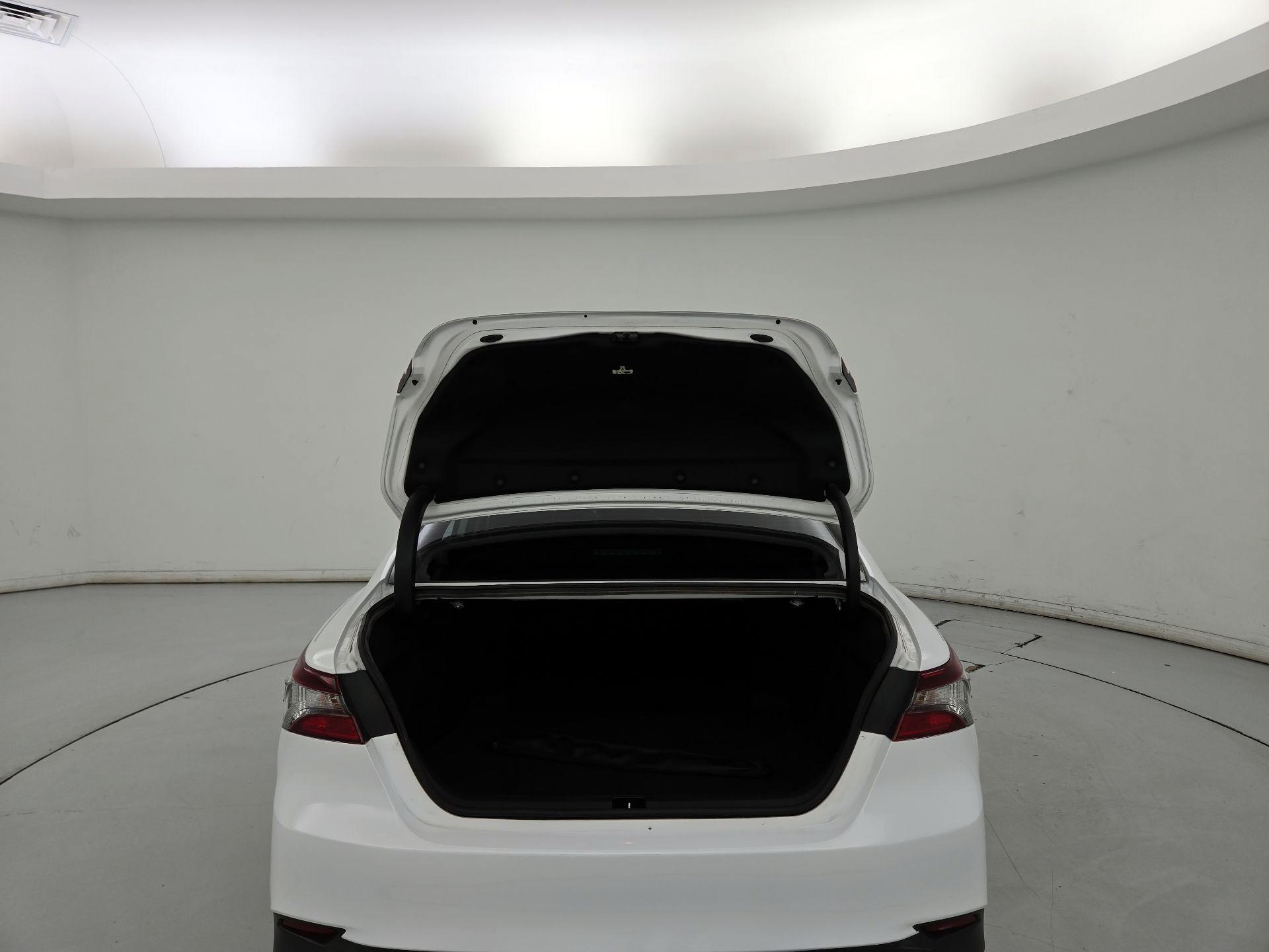 Thumbnail: 2022 Toyota Camry - 20