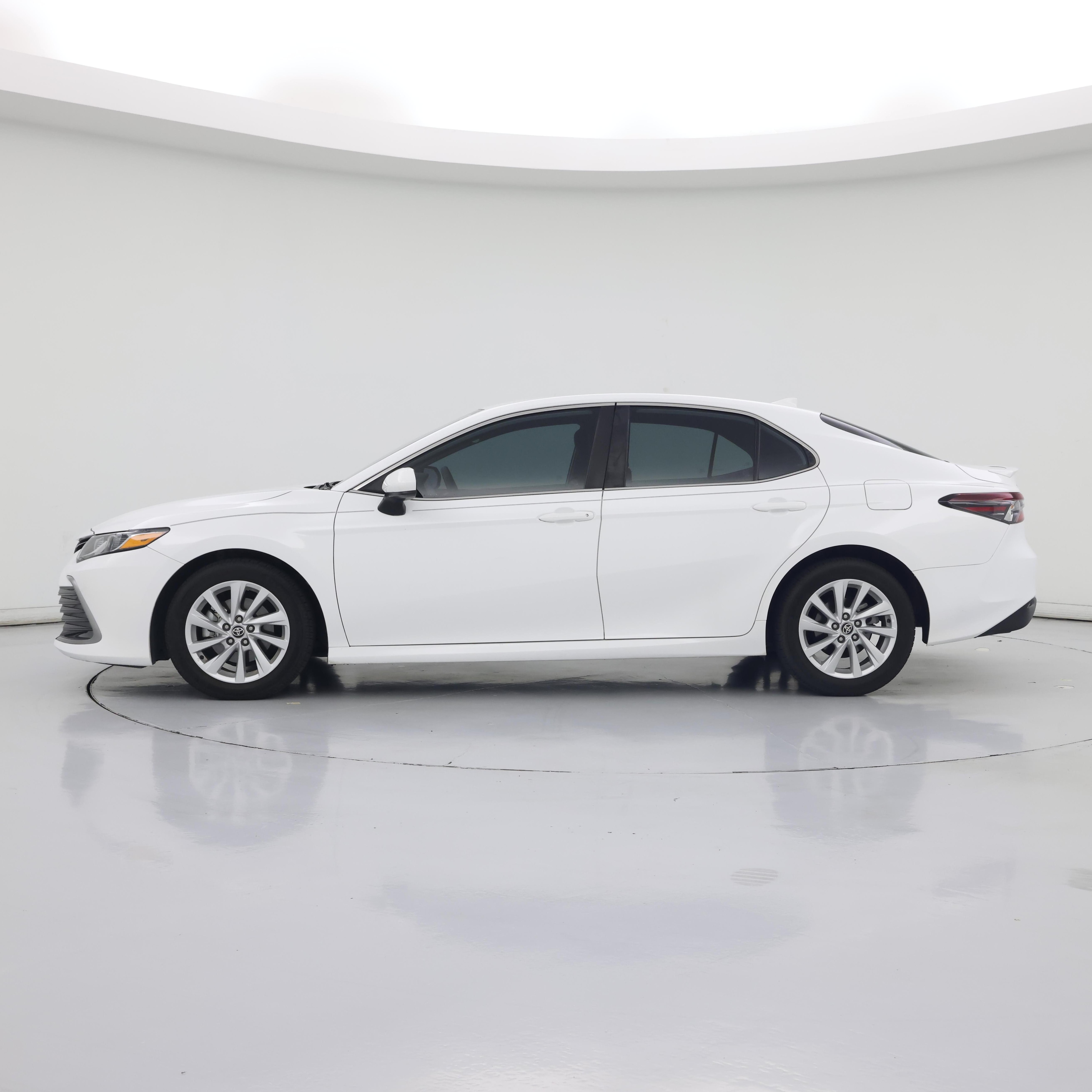 Thumbnail: 2022 Toyota Camry - 3