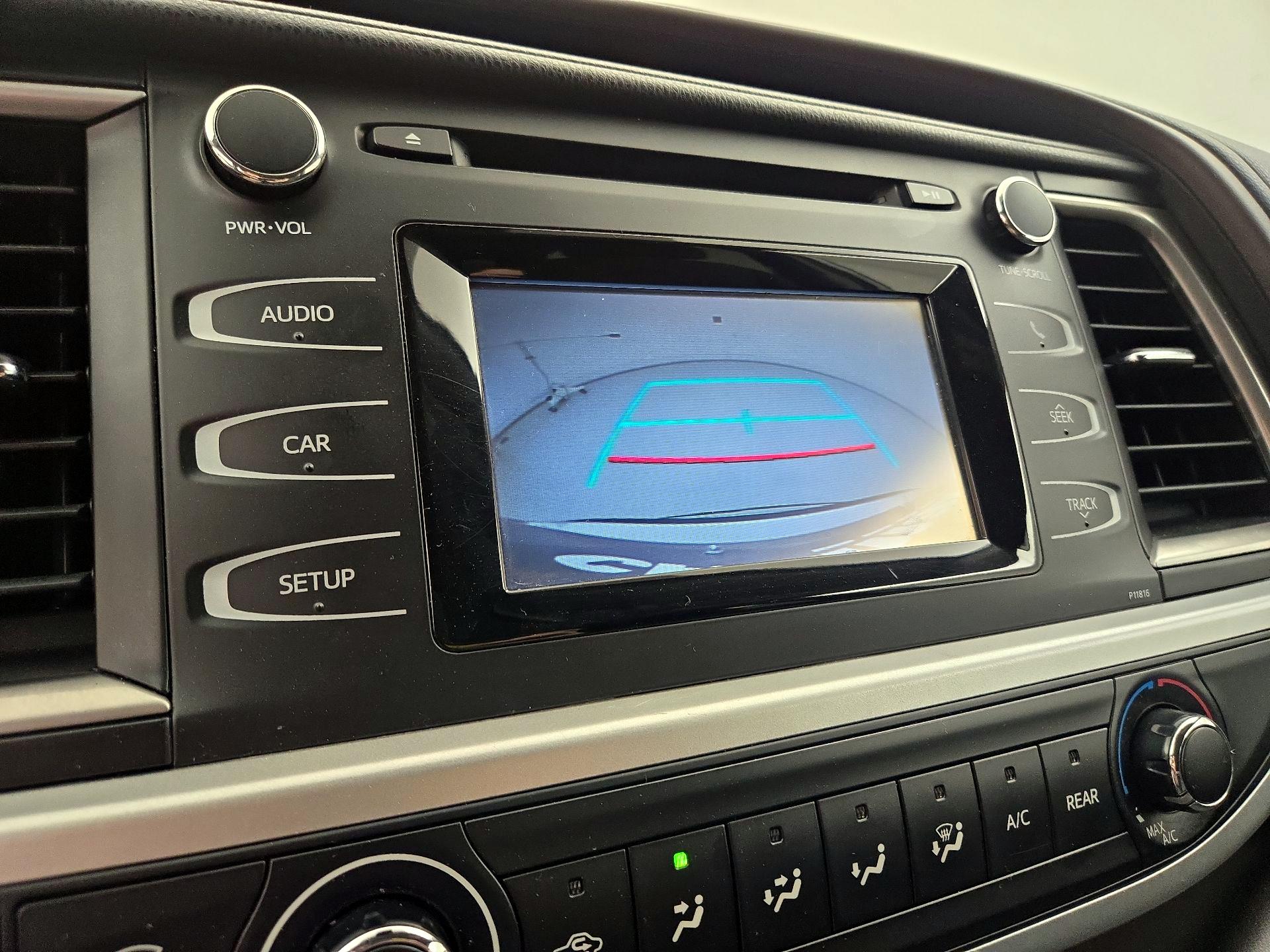 Thumbnail: 2019 Toyota Highlander - 14